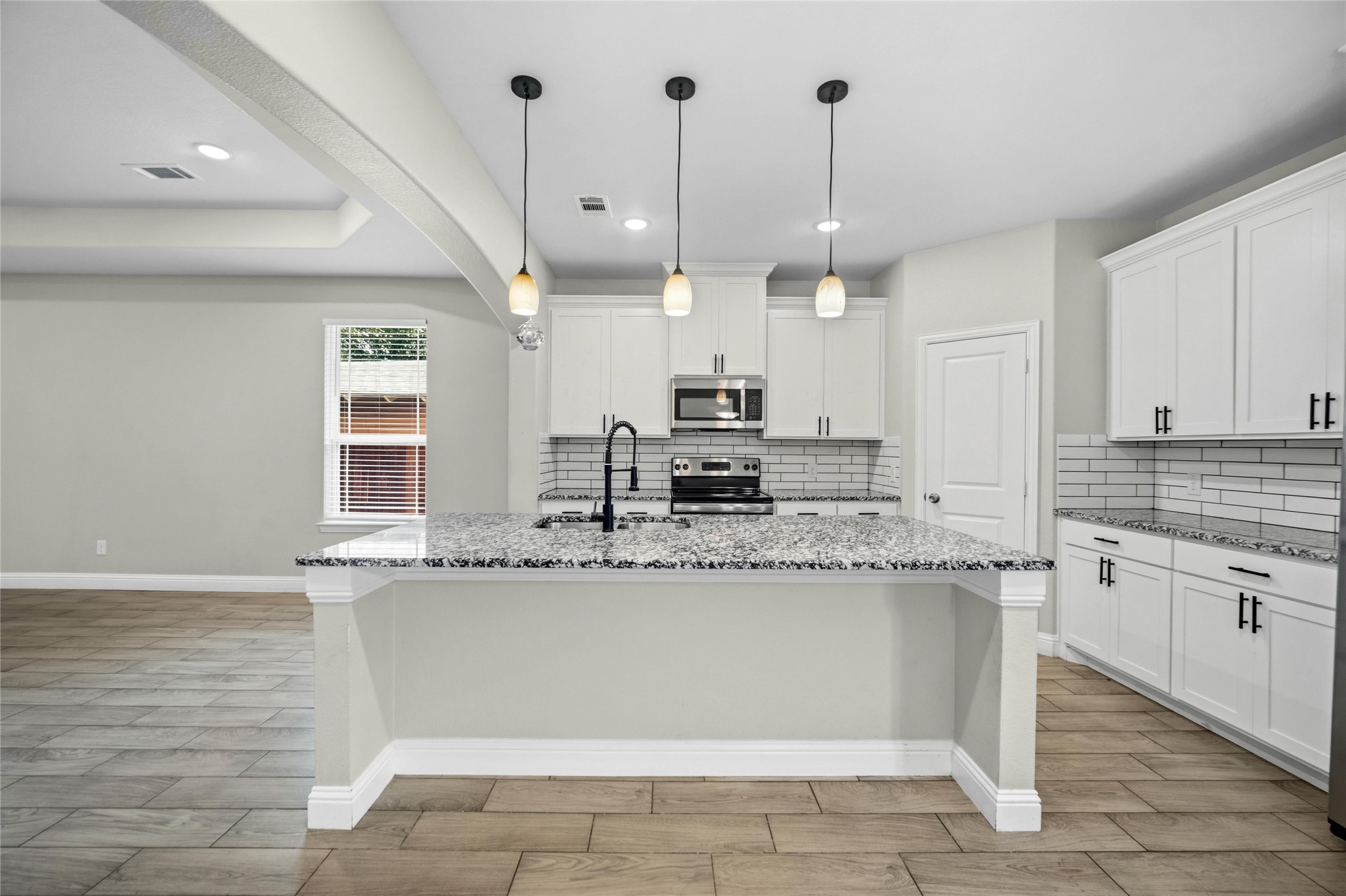 2125 Beaumont Street Grand Prairie TX 75051