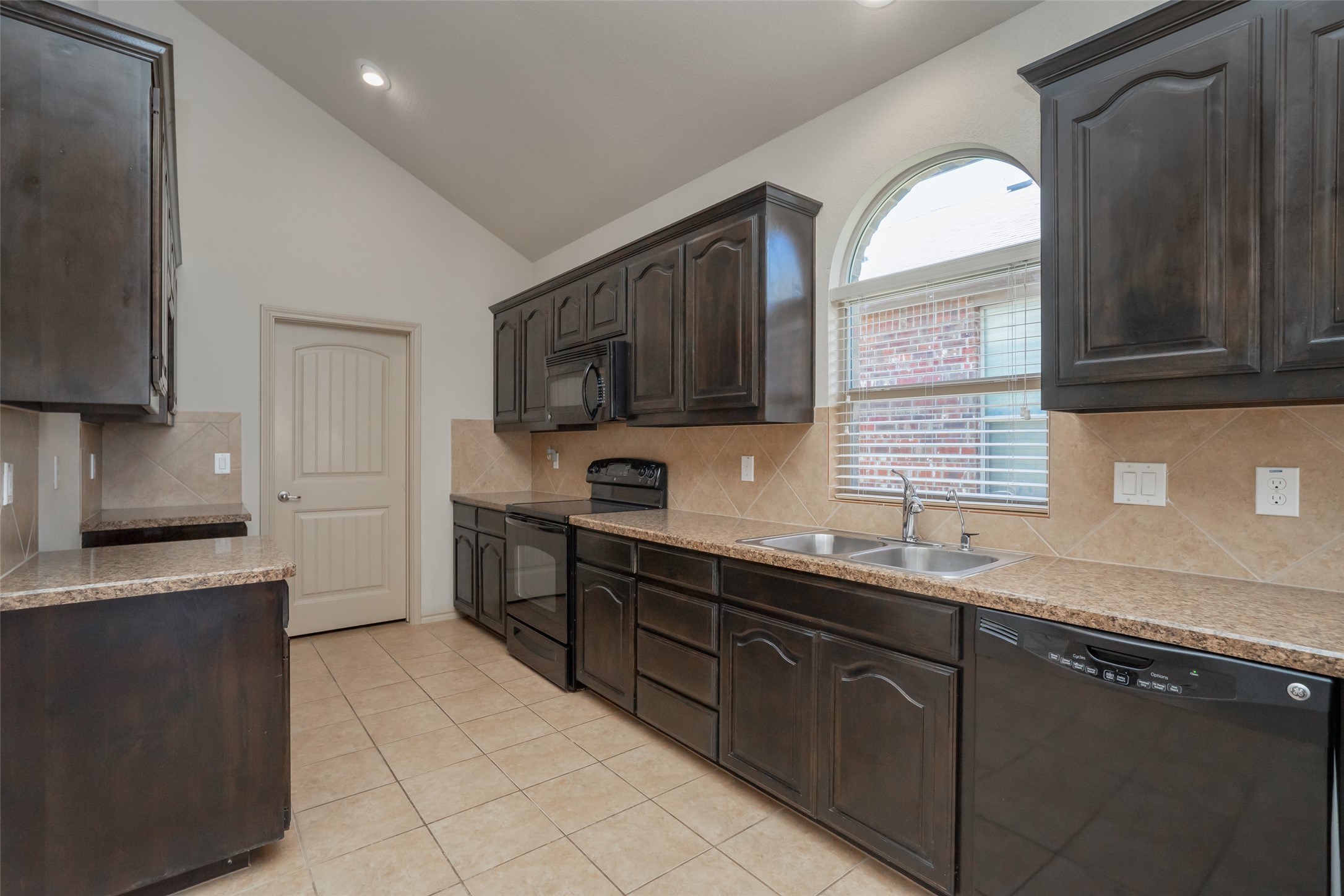 1437 Castlegar Lane Fort Worth TX 76247