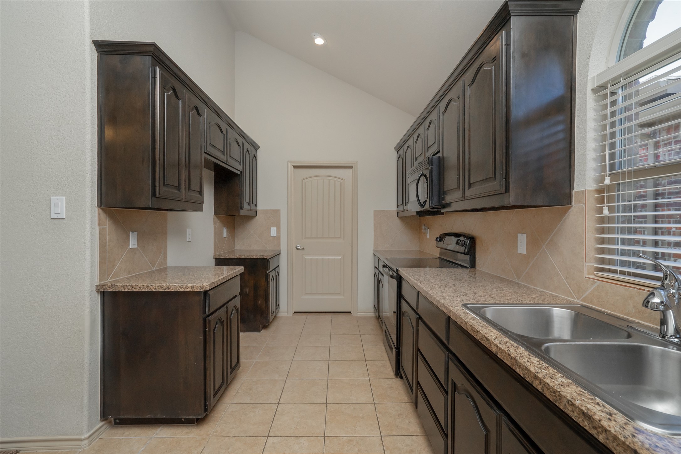 1437 Castlegar Lane Fort Worth TX 76247