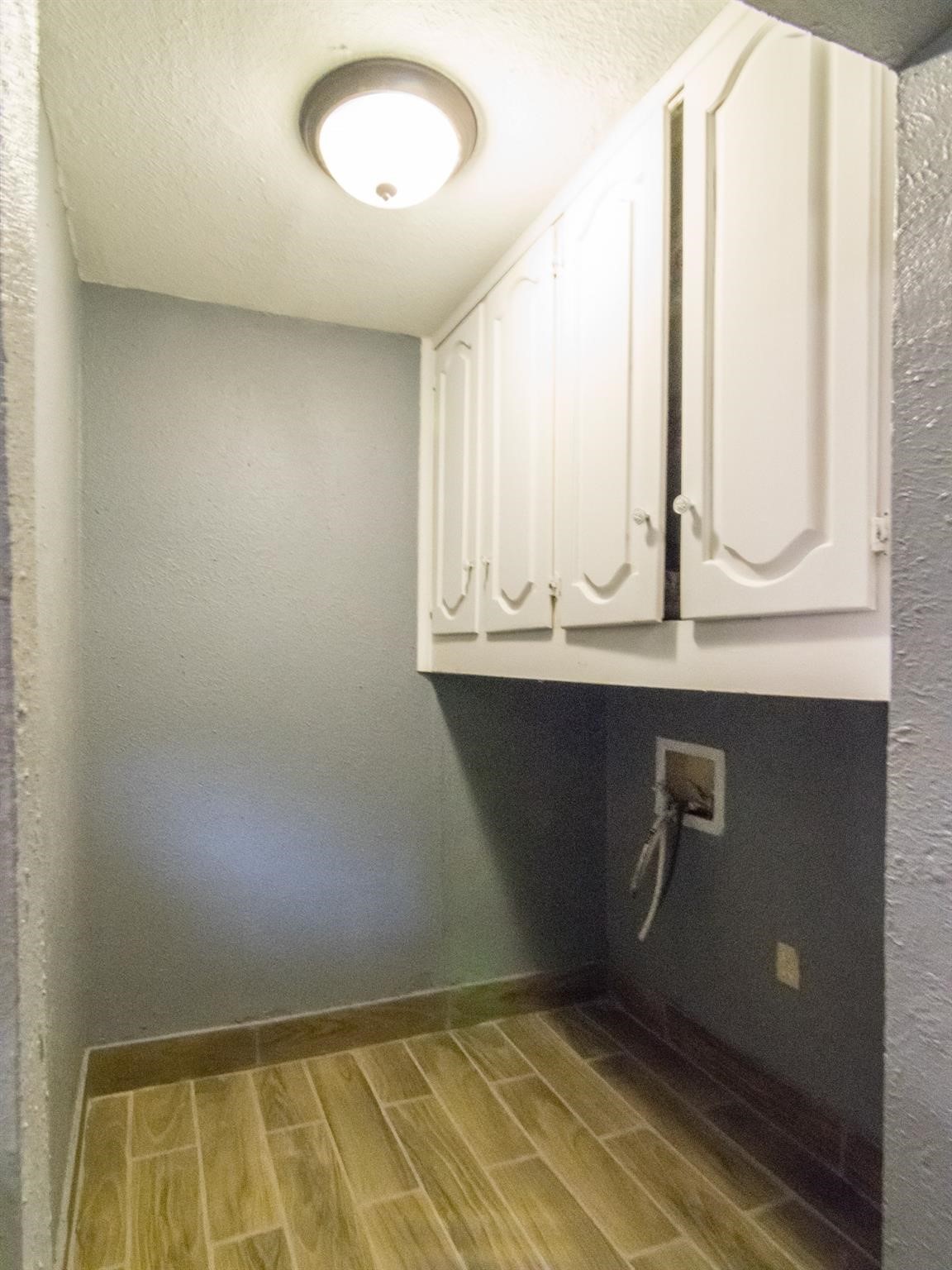 317 Valley Park Drive Garland TX 75043