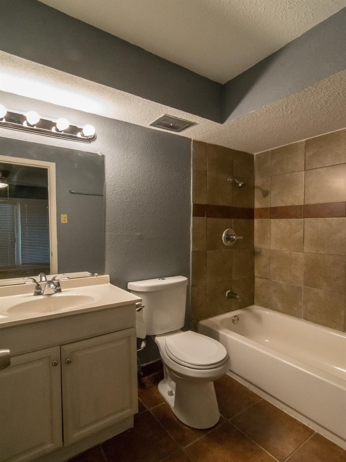 317 Valley Park Drive Garland TX 75043