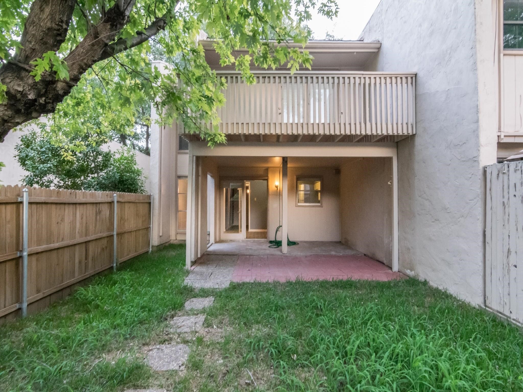 317 Valley Park Drive Garland TX 75043