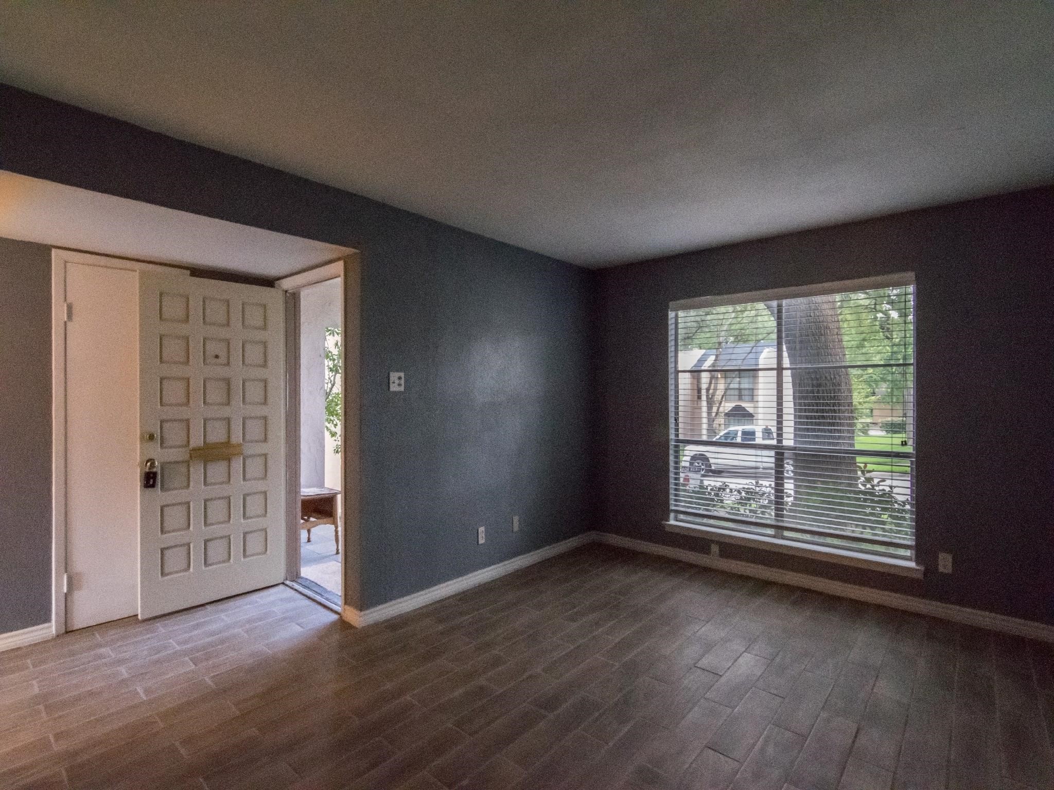 317 Valley Park Drive Garland TX 75043