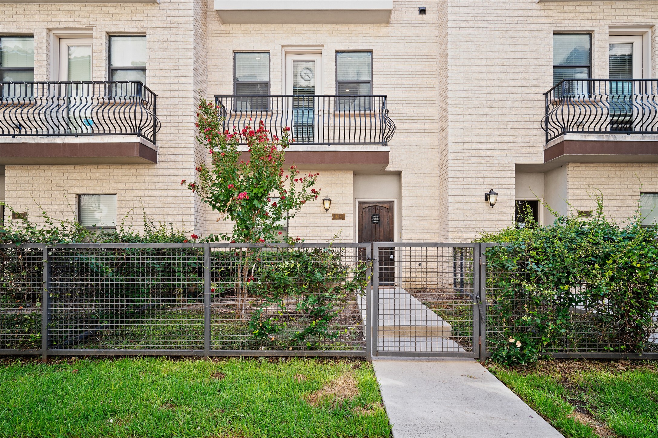 3142 Ross Avenue Dallas TX 75204