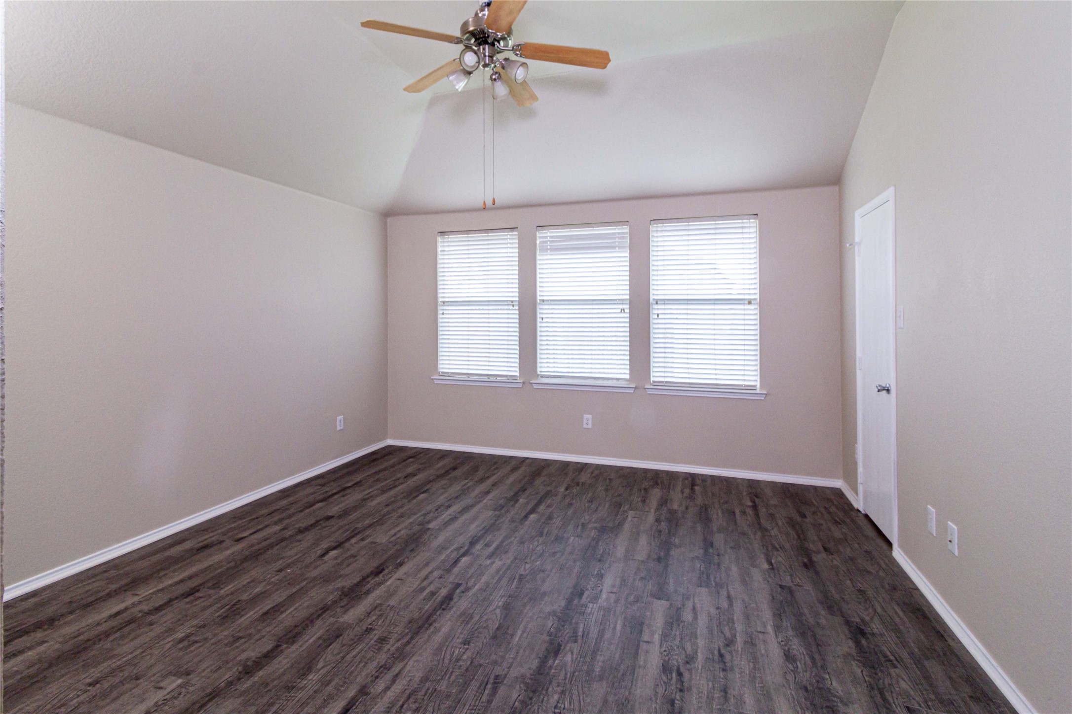 1306 Vireo Court Aubrey TX 76227