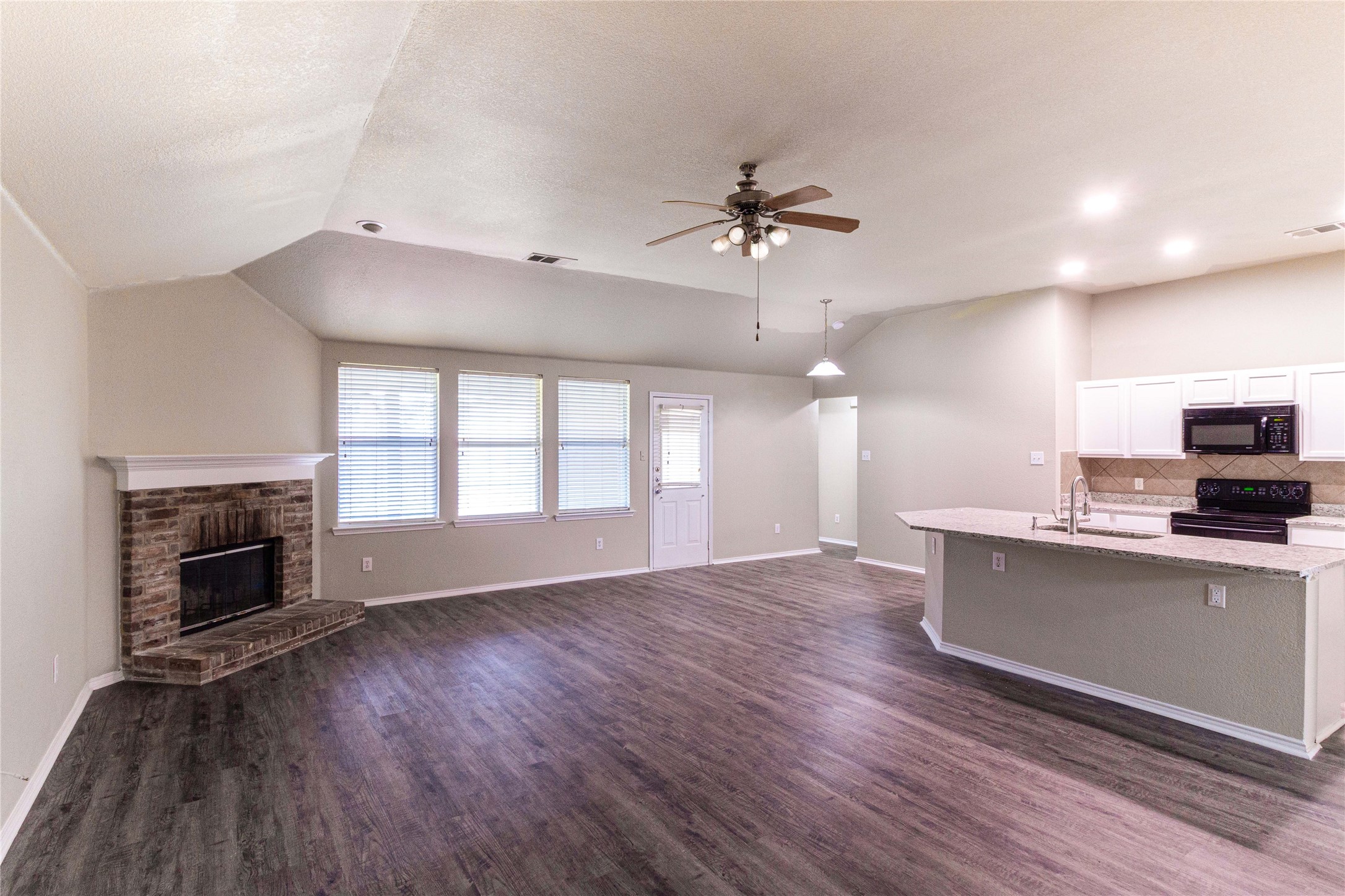 1306 Vireo Court Aubrey TX 76227