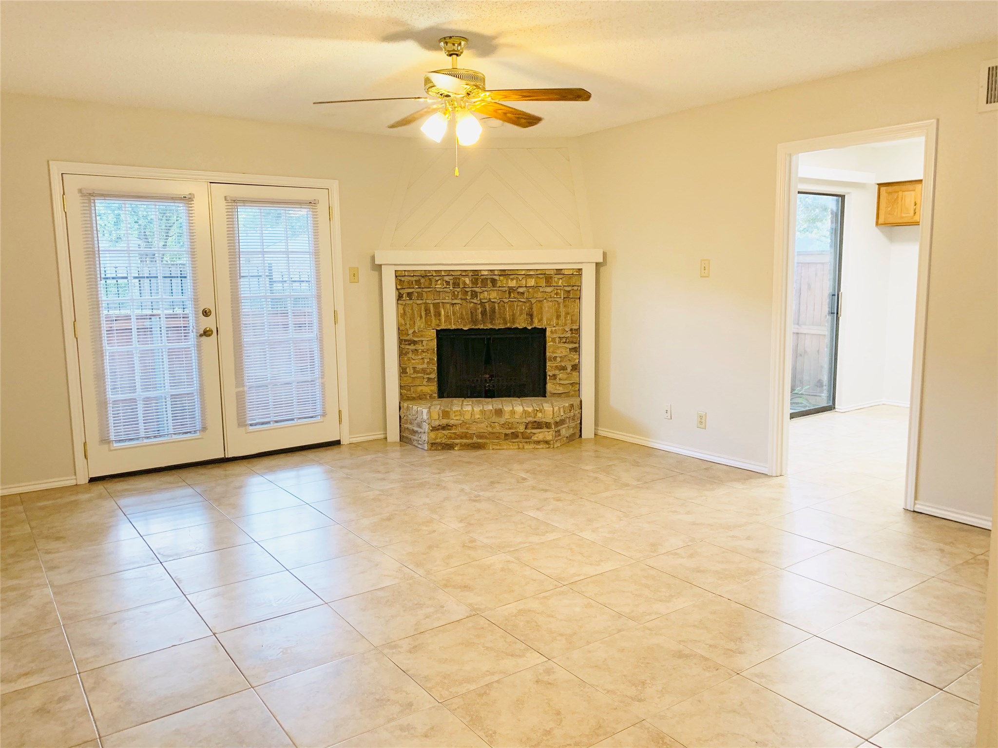 5200 Martel Avenue Dallas TX 75206
