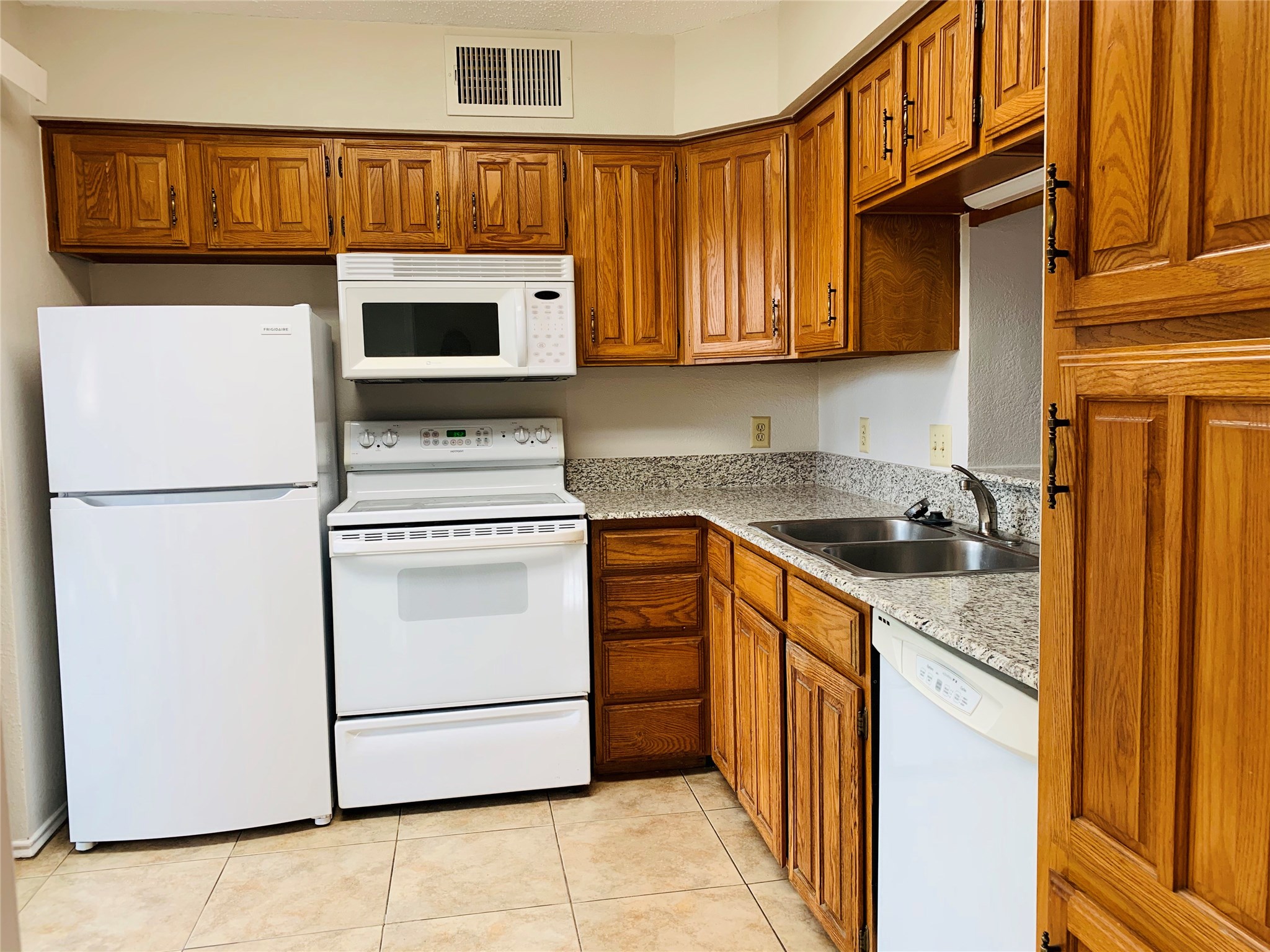 5200 Martel Avenue Dallas TX 75206