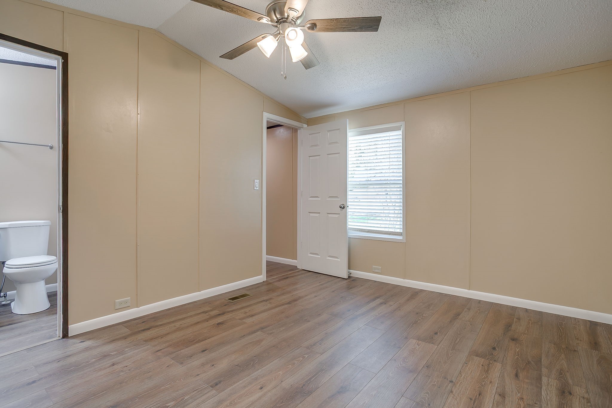 1948 Lariat Lane Burleson TX 76028
