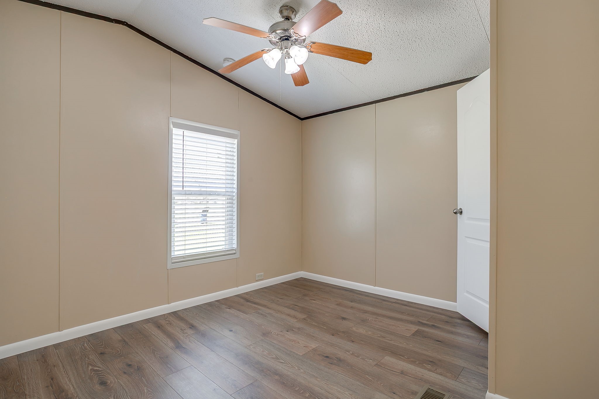 1948 Lariat Lane Burleson TX 76028