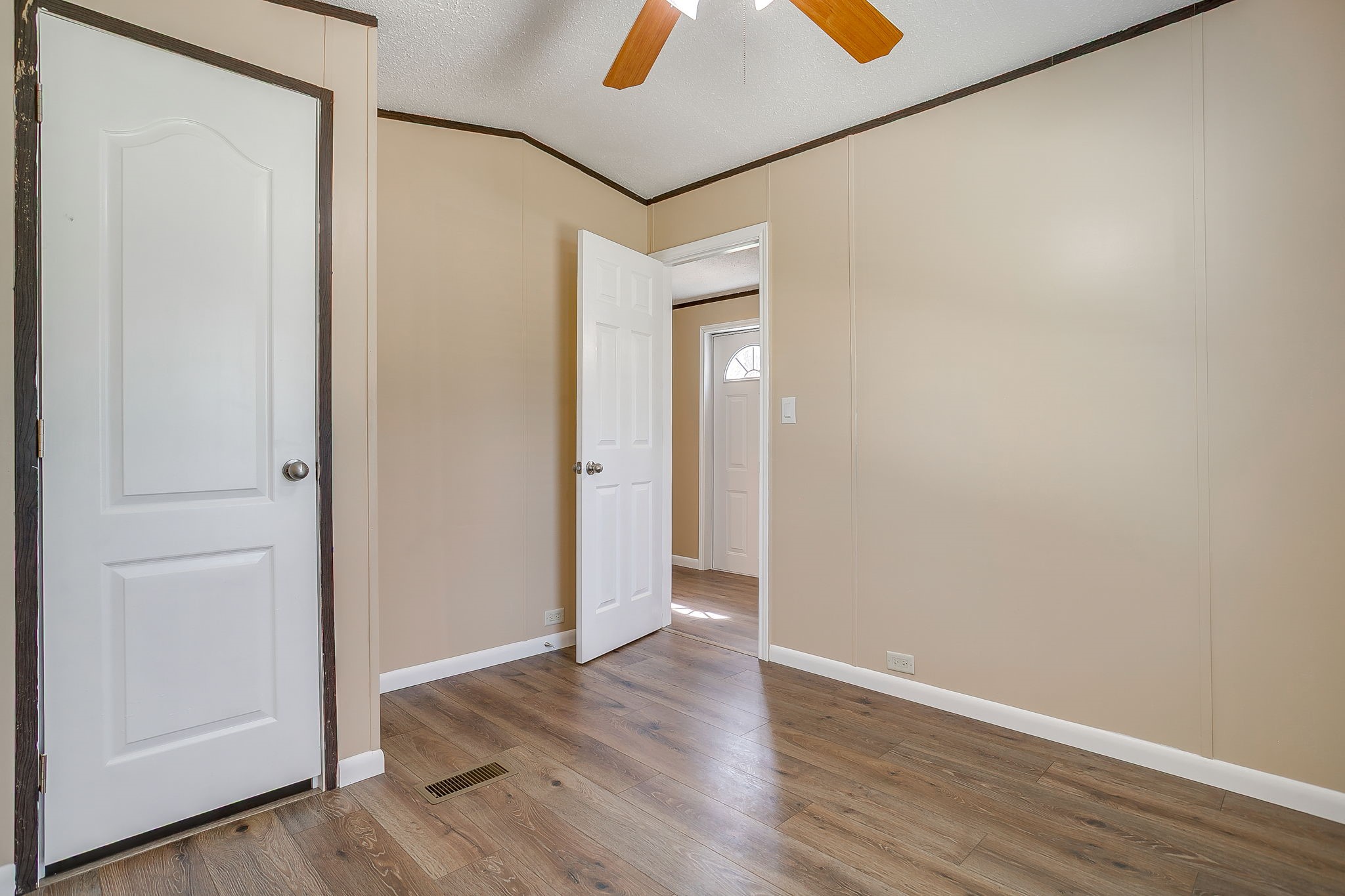 1948 Lariat Lane Burleson TX 76028