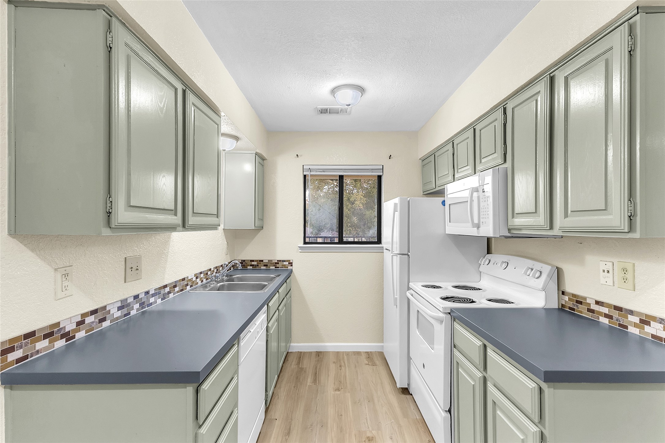 211 W Trinity Street Forney TX 75126