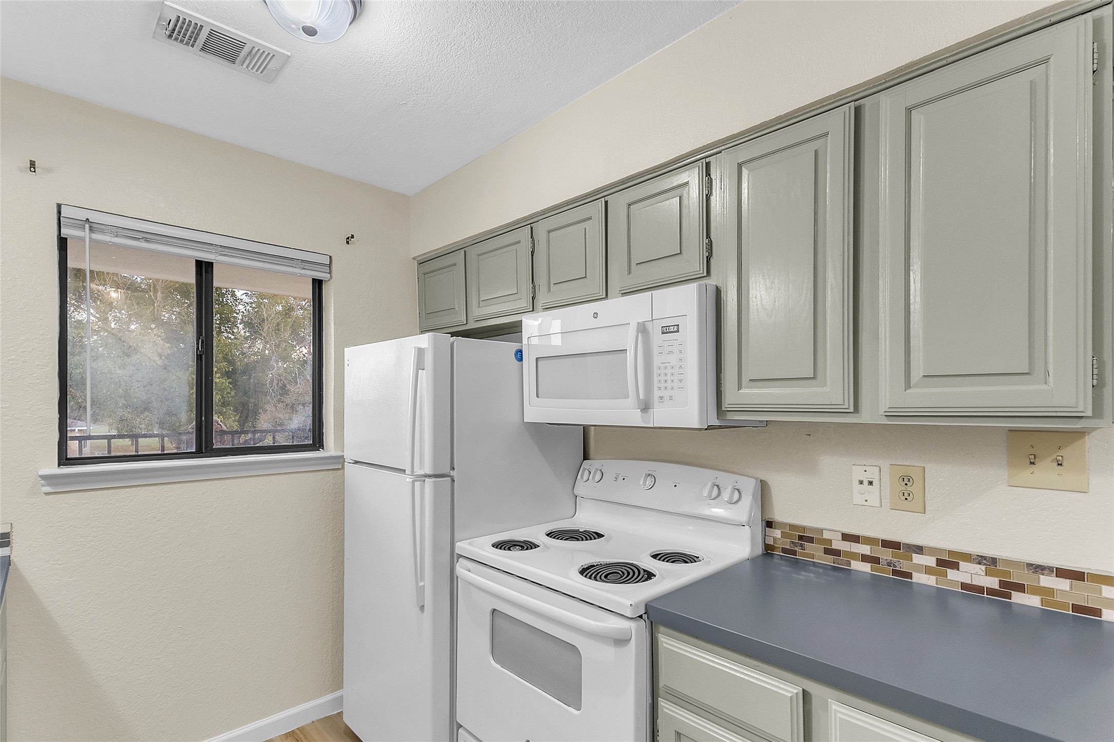 211 W Trinity Street Forney TX 75126