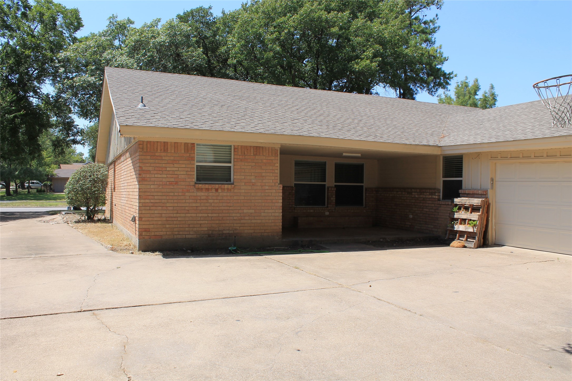 809 W Northgate Drive Irving TX 75062