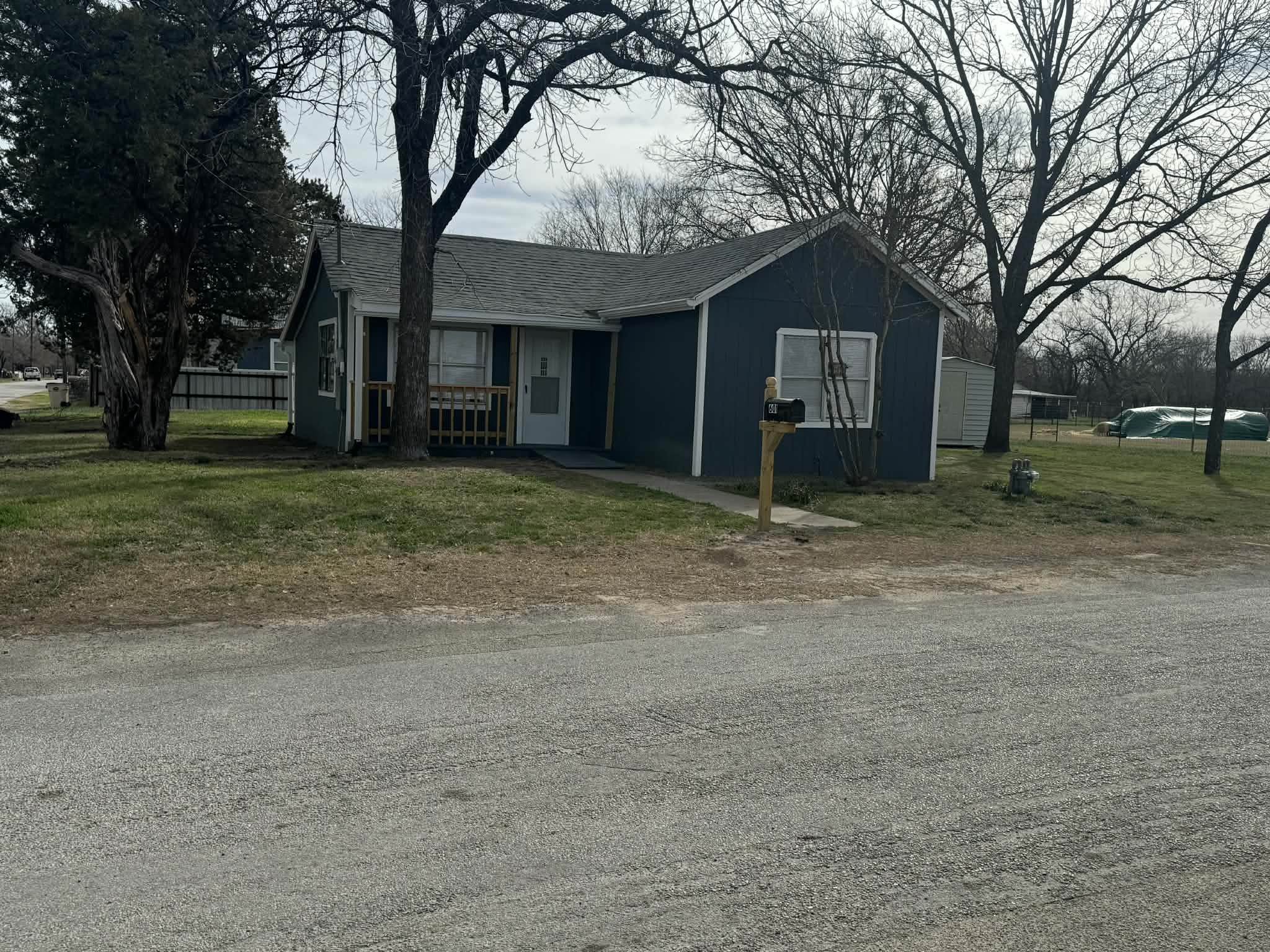 601 S Pine Street Comanche TX 76442