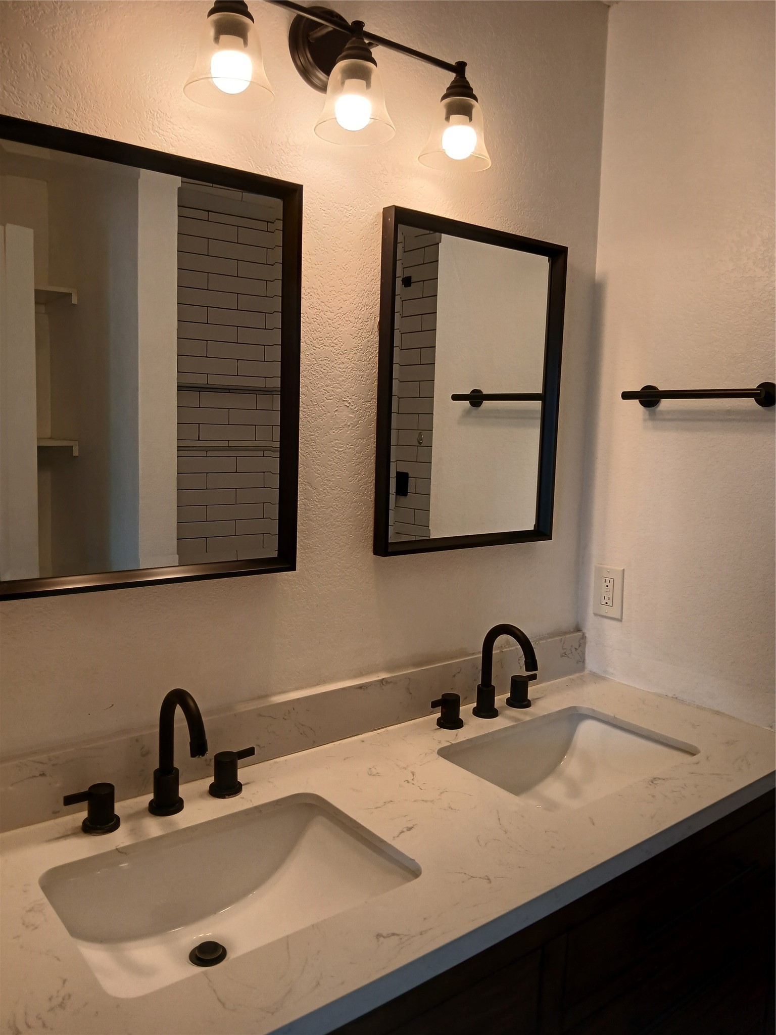 3610 Berrywood Circle Garland TX 75040