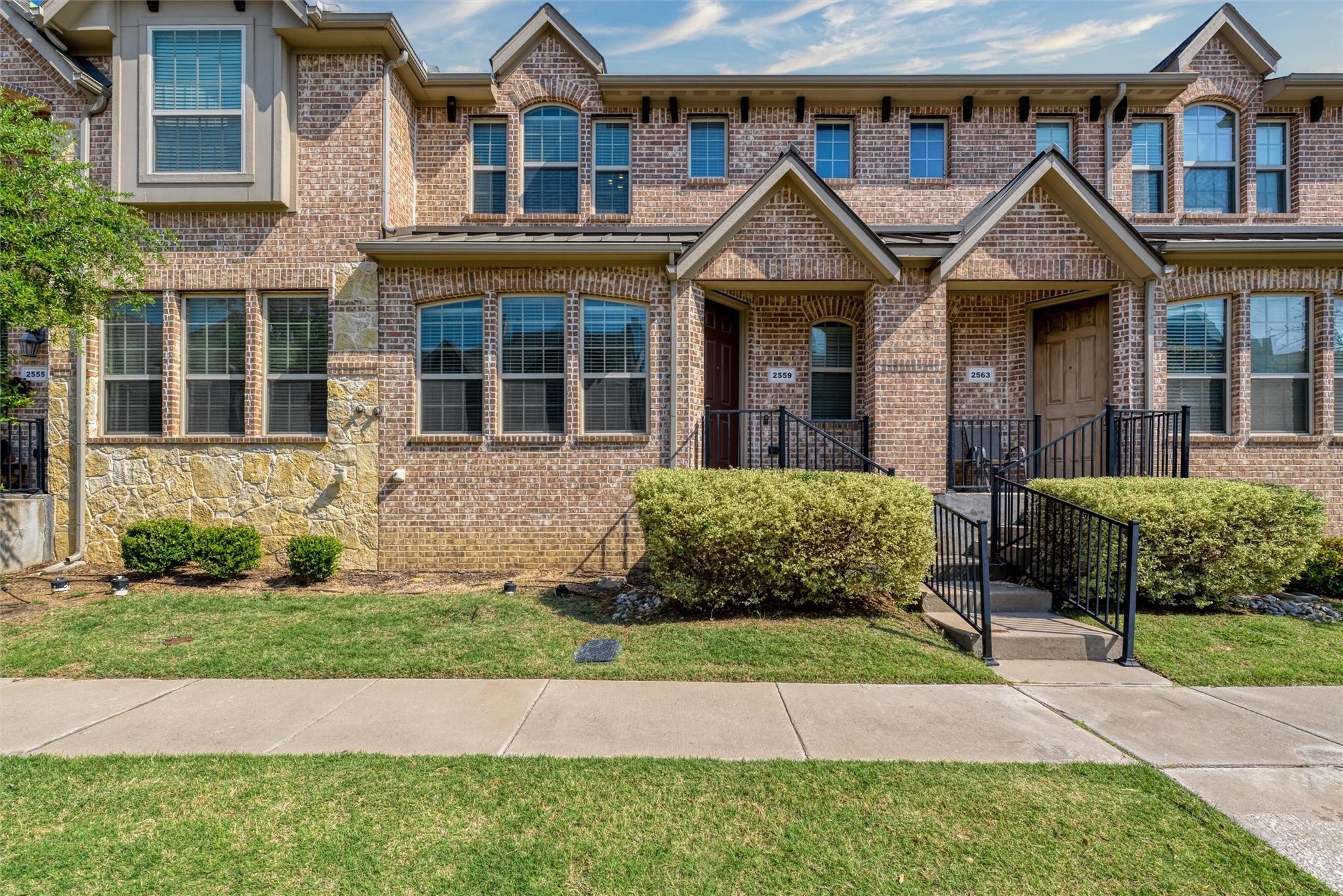 2559 Adam Lane Lewisville TX 75056