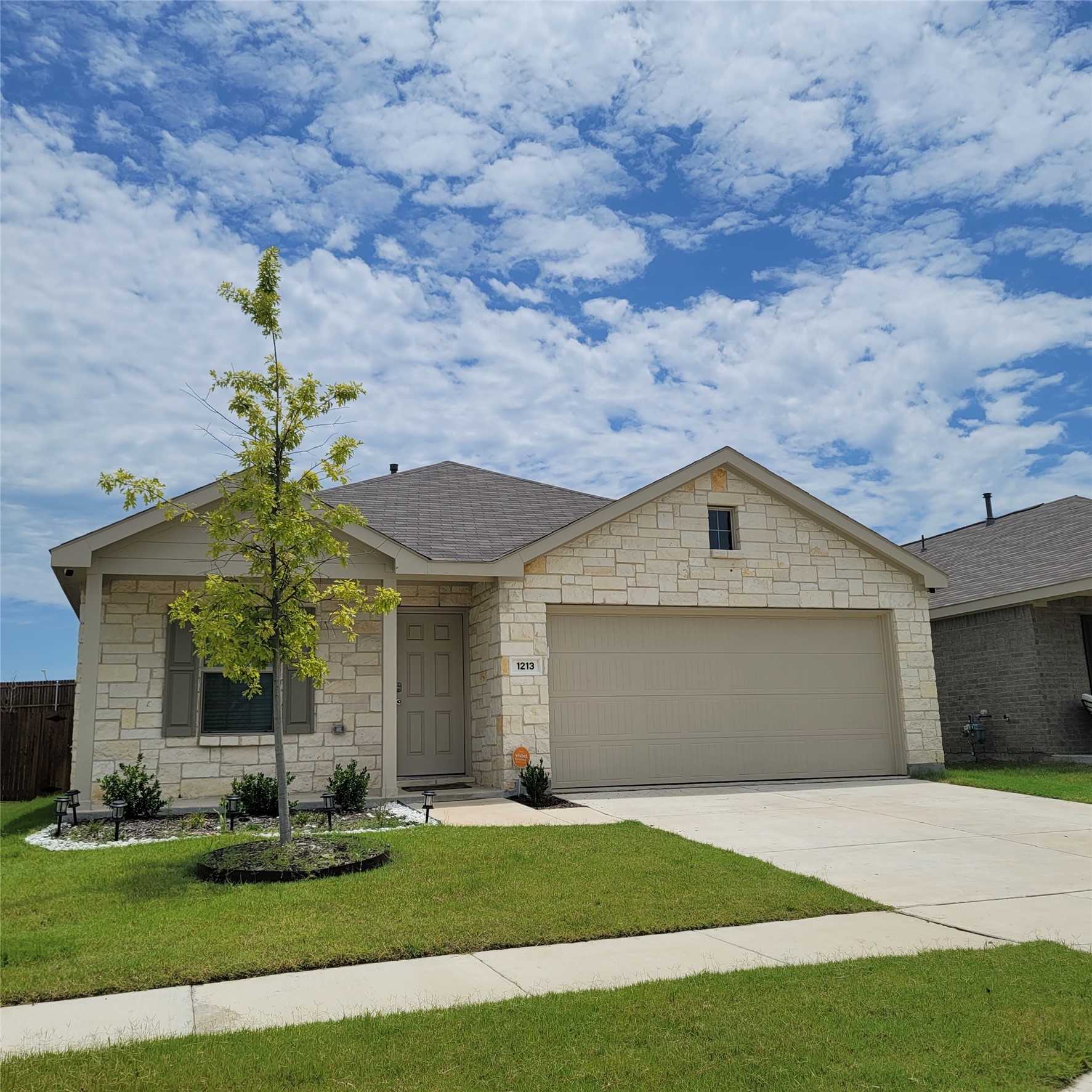 1213 Wildflower Street Ennis TX 75119