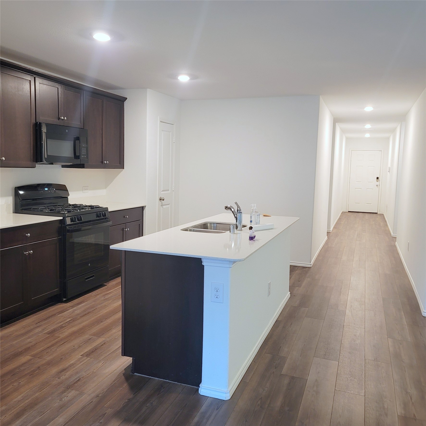 1213 Wildflower Street Ennis TX 75119
