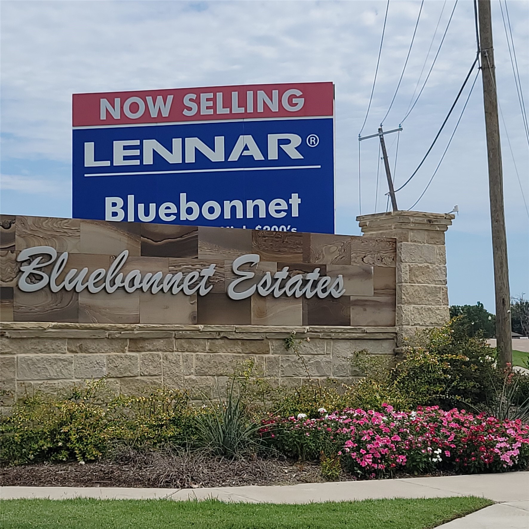 1213 Wildflower Street Ennis TX 75119