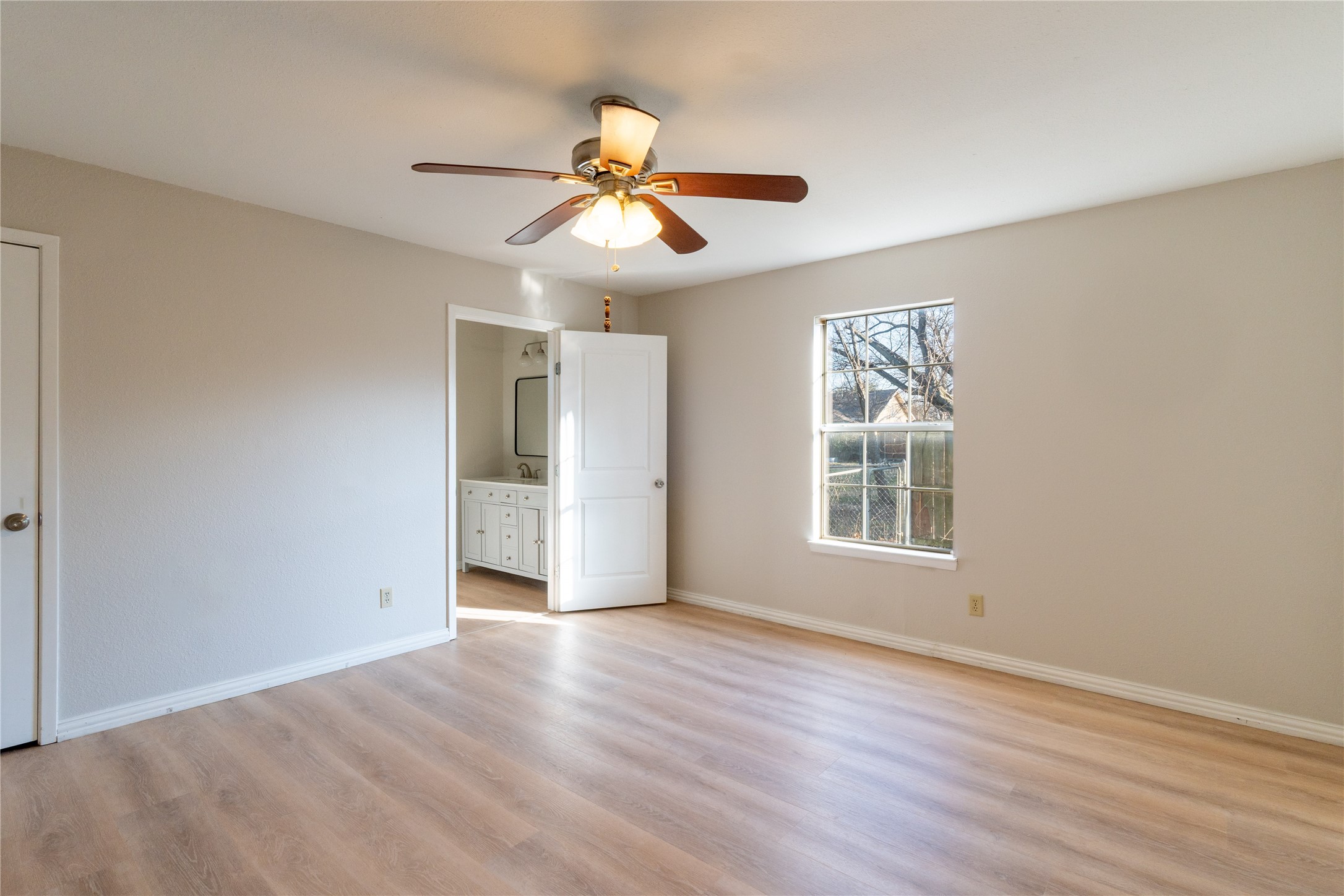 313 S Prairie Street Pilot Point TX 76258