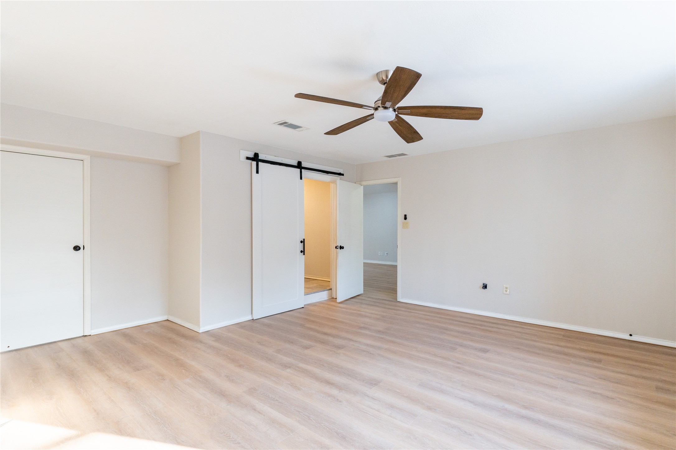 313 S Prairie Street Pilot Point TX 76258