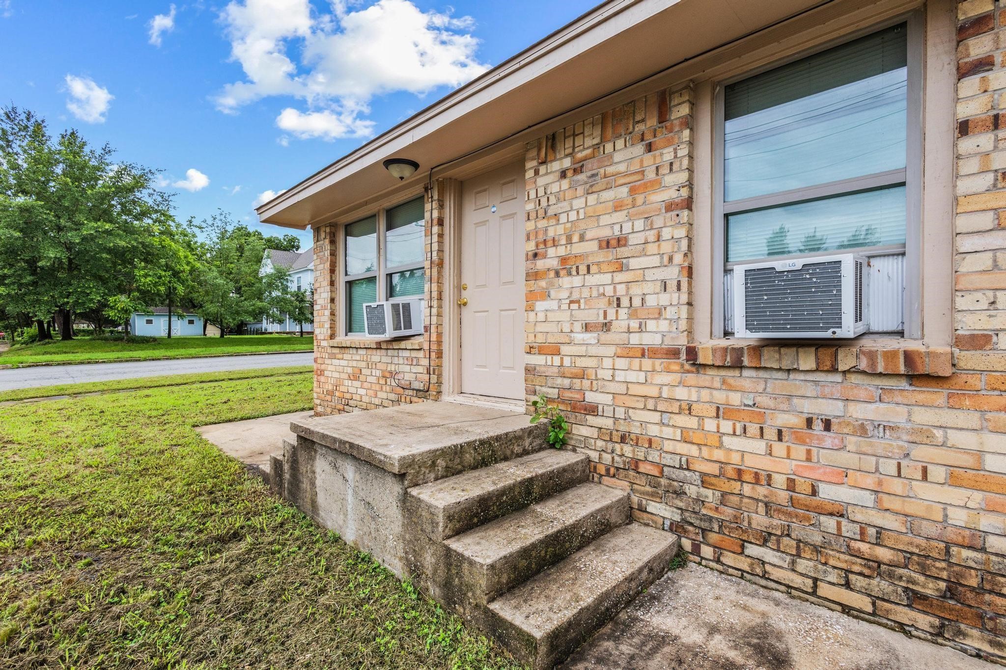 701 W Hull Street Denison TX 75020
