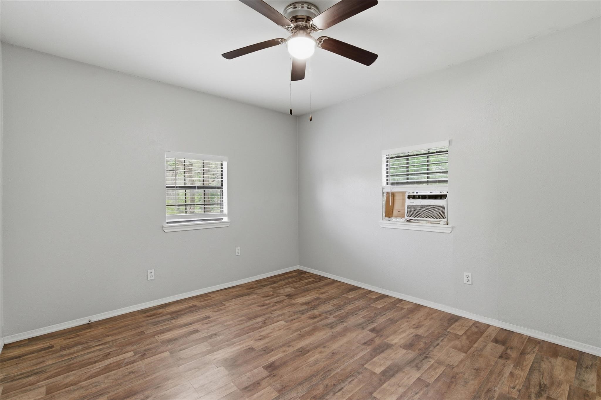 127 E Walker Street Denison TX 75021