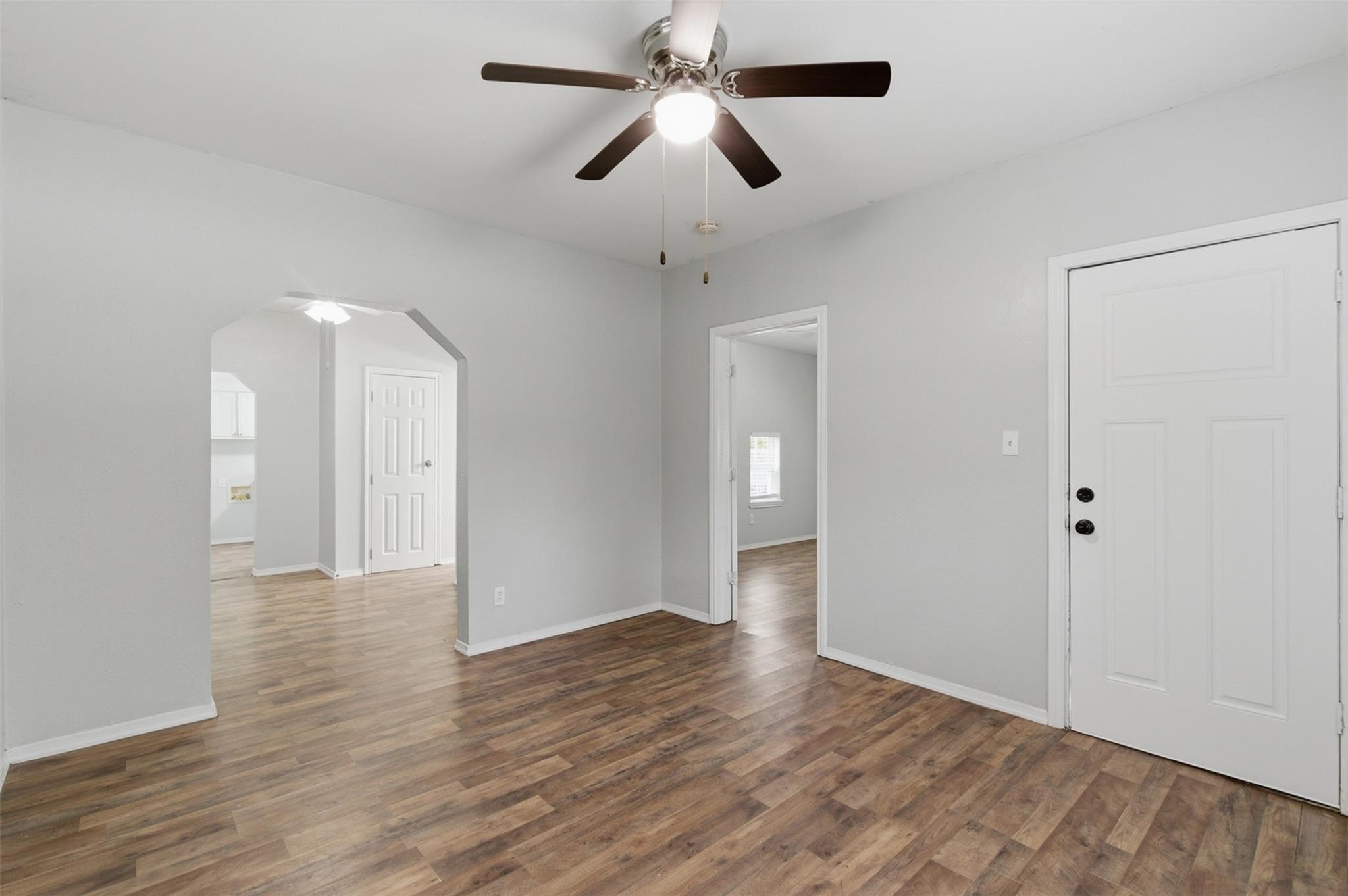 127 E Walker Street Denison TX 75021