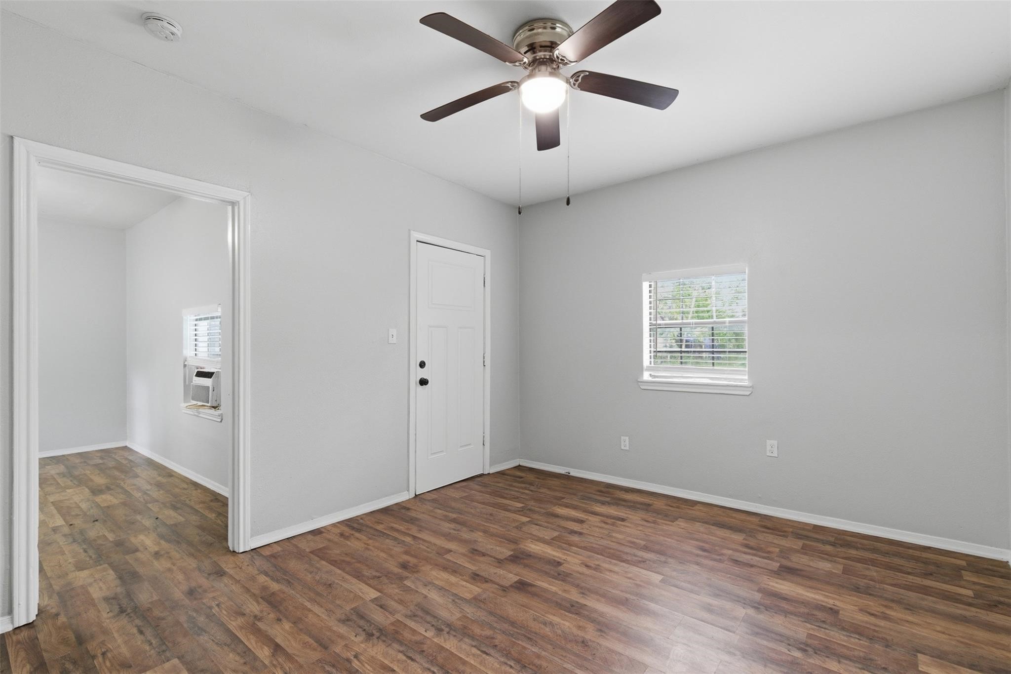 127 E Walker Street Denison TX 75021