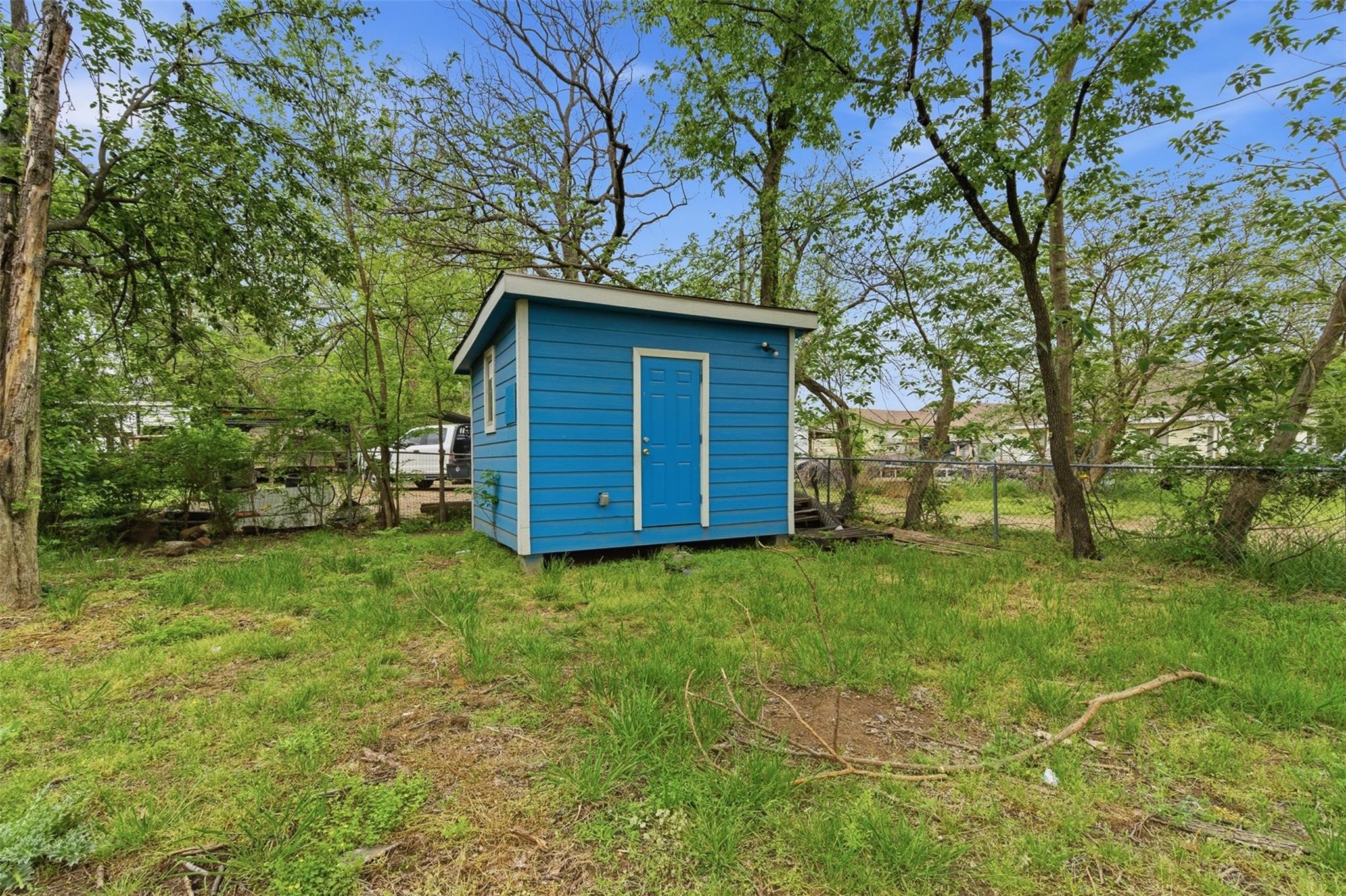 127 E Walker Street Denison TX 75021