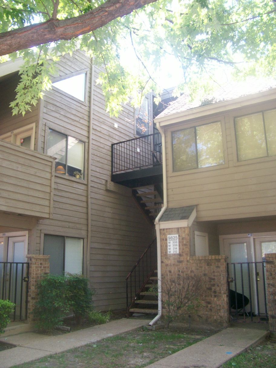 9825 Walnut Street Dallas TX 75243