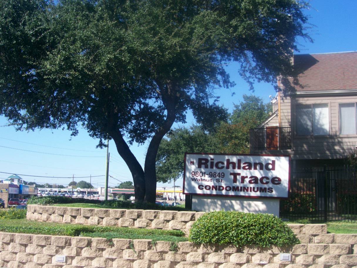 9825 Walnut Street Dallas TX 75243