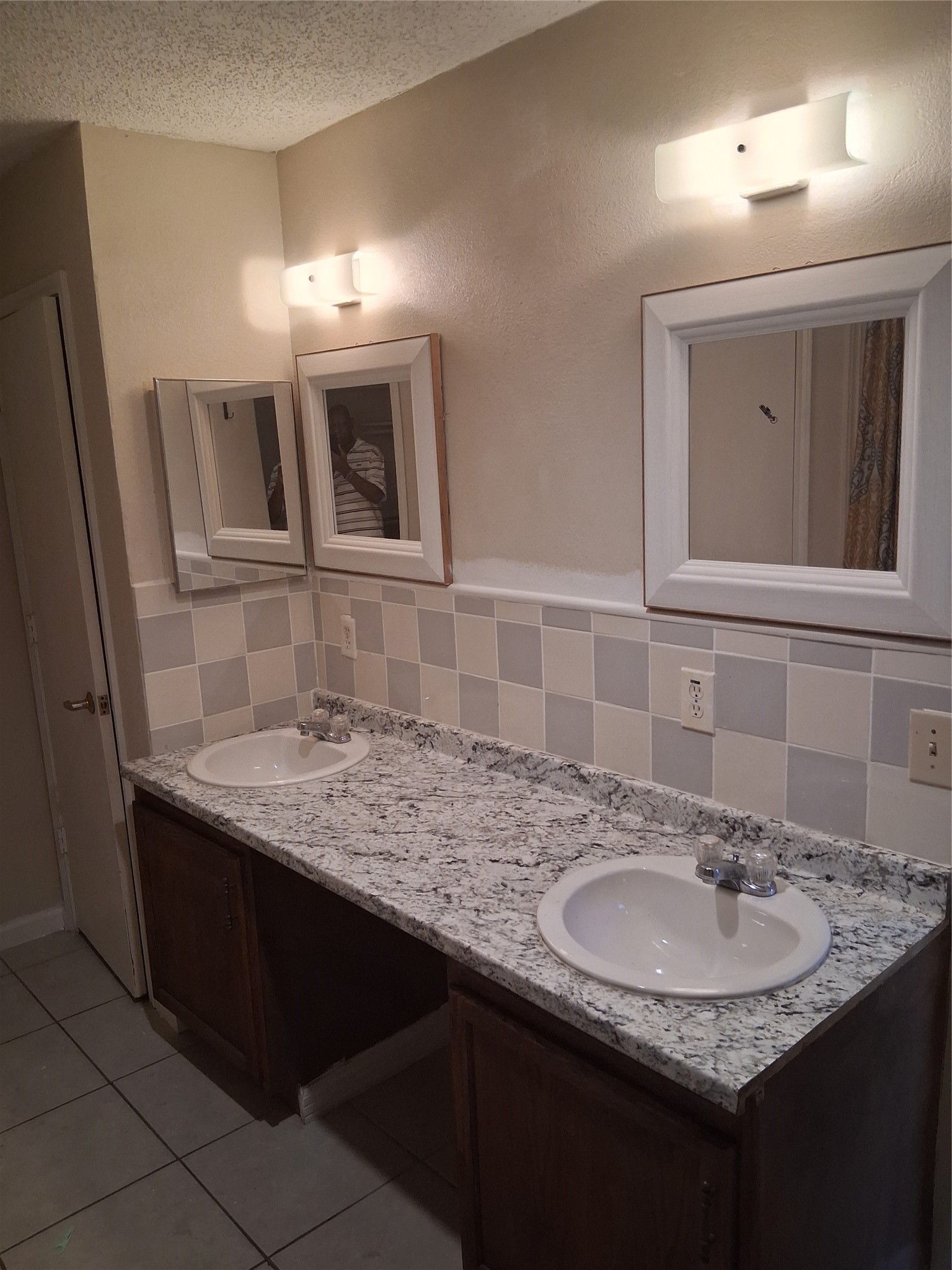 1100 Mapleview Drive Arlington TX 76018