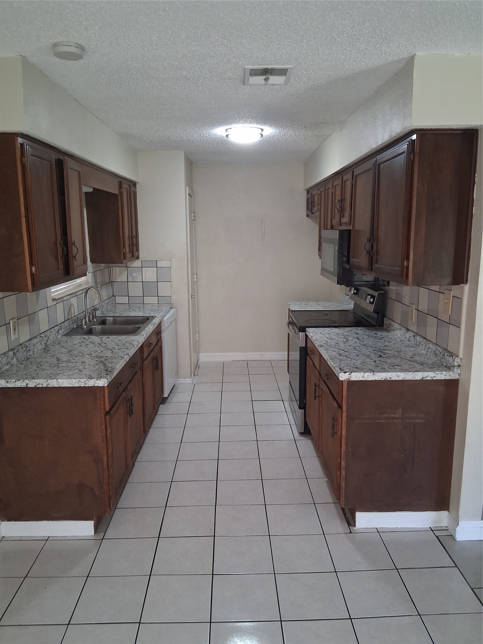 1100 Mapleview Drive Arlington TX 76018