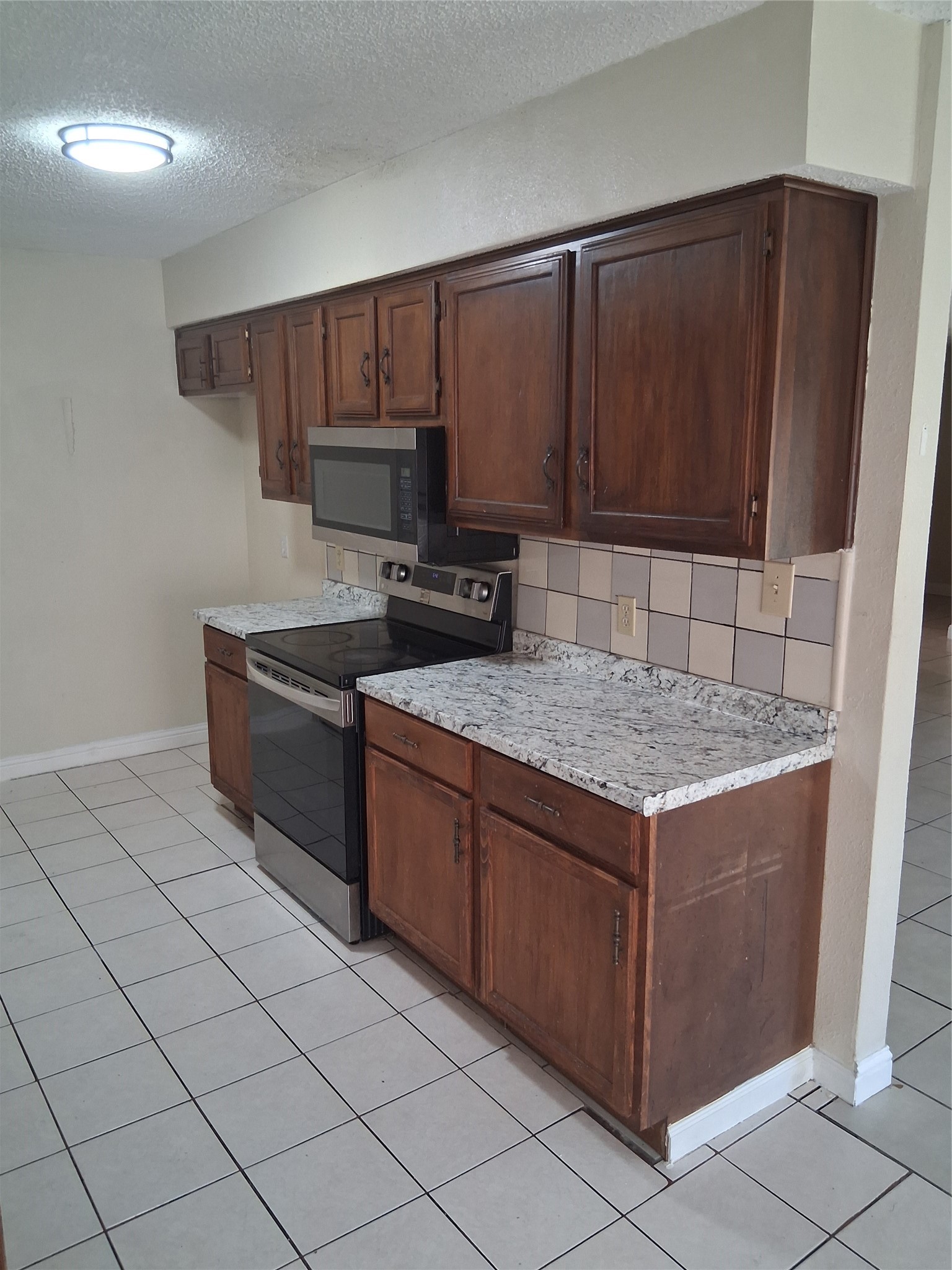 1100 Mapleview Drive Arlington TX 76018