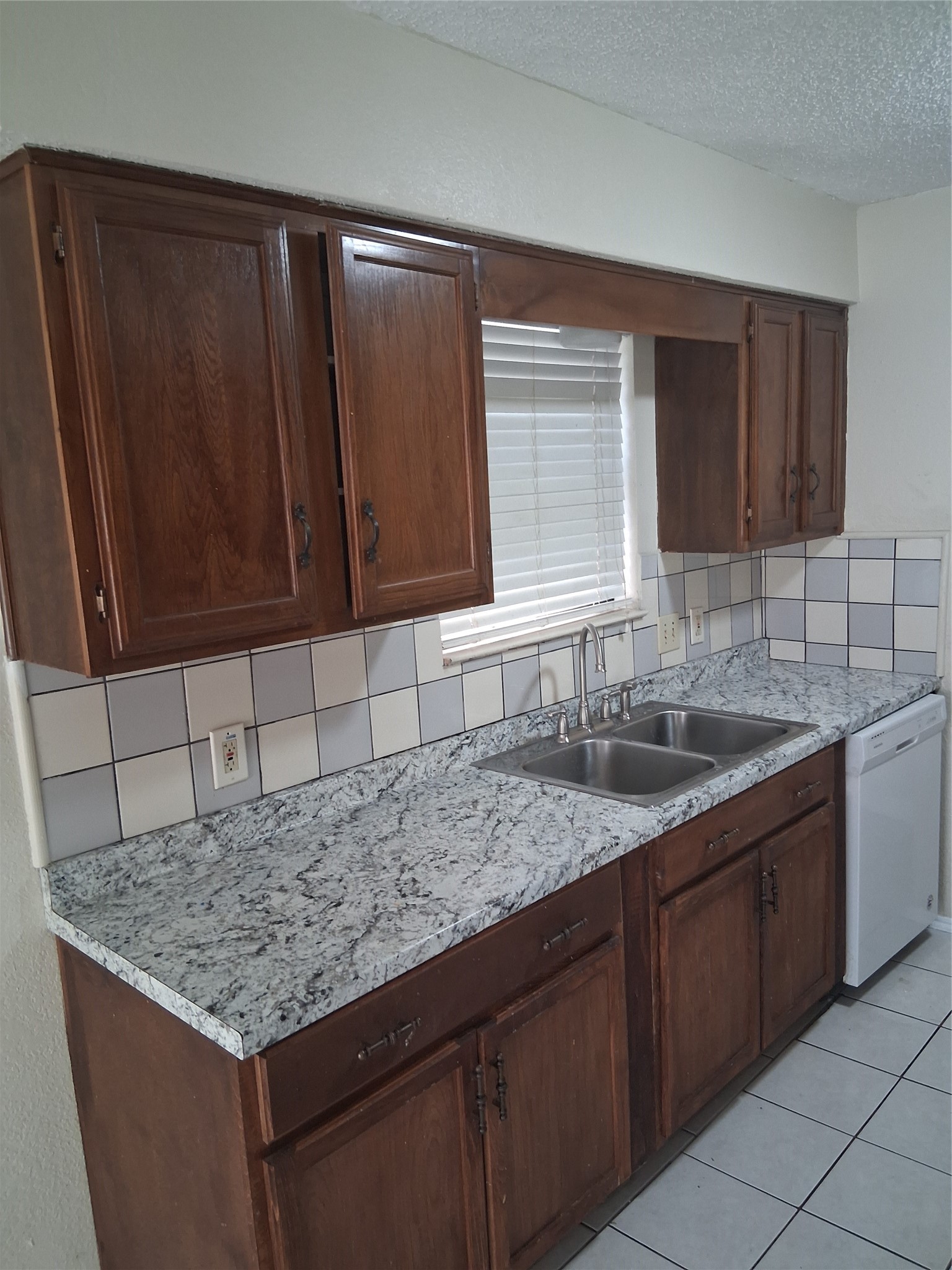 1100 Mapleview Drive Arlington TX 76018