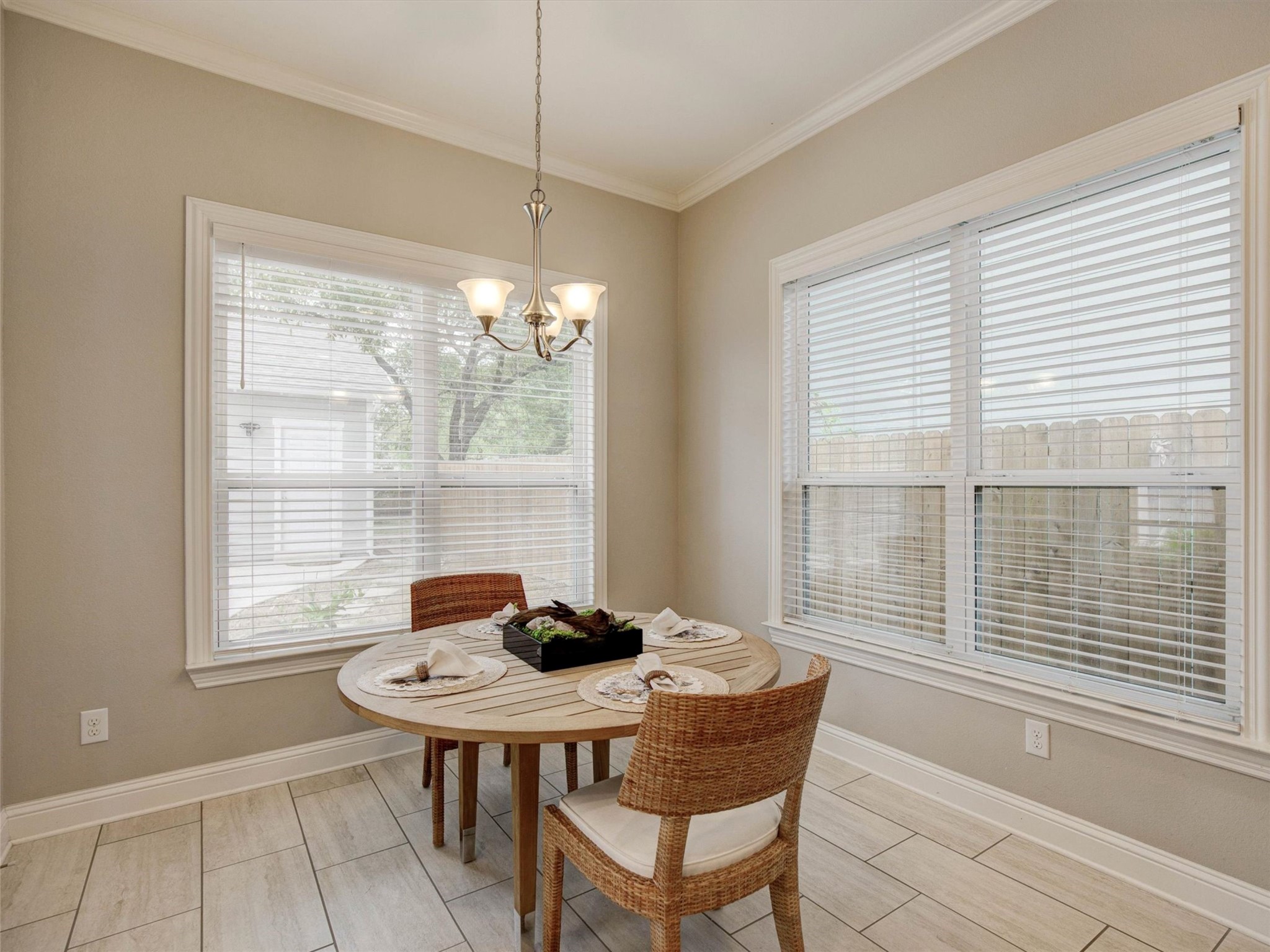 2700 Gladstone Drive Dallas TX 75211