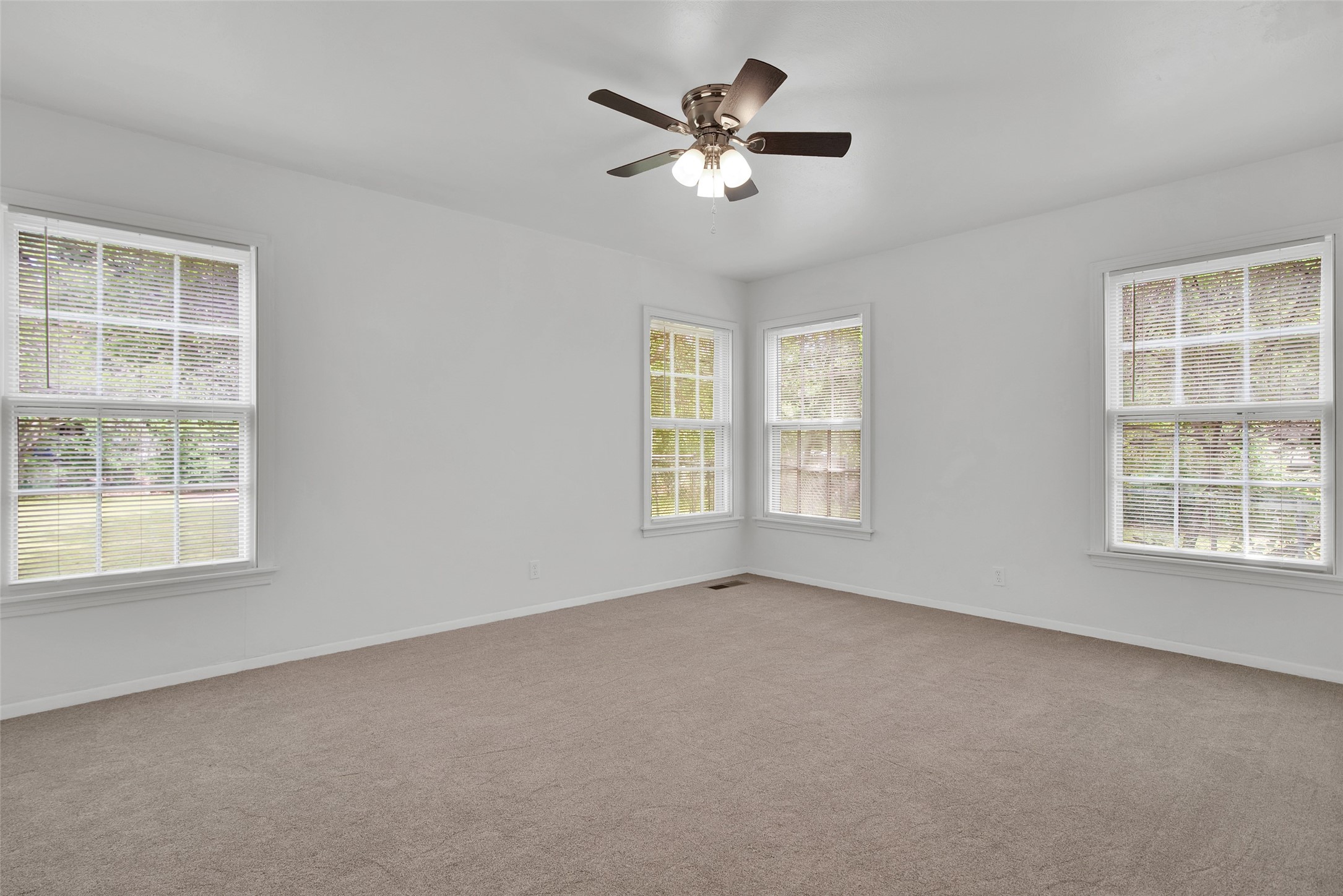 1501 W Day Street Denison TX 75020