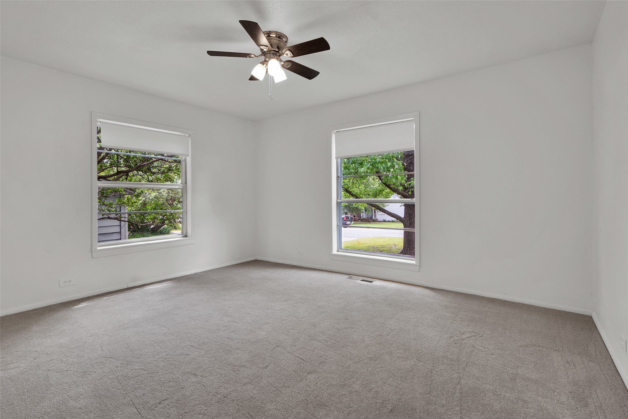 1501 W Day Street Denison TX 75020