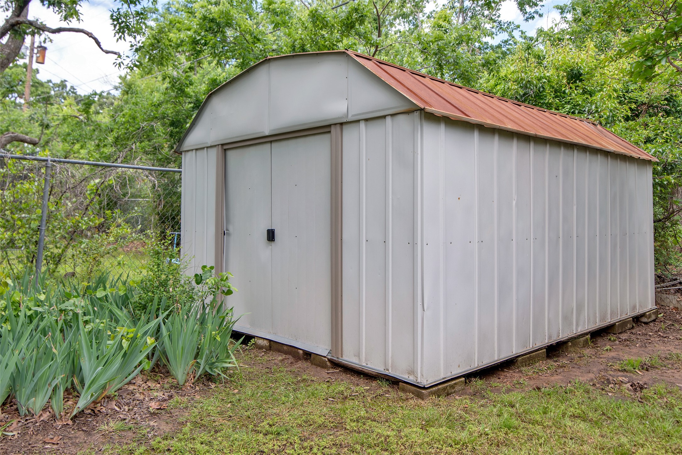 1501 W Day Street Denison TX 75020