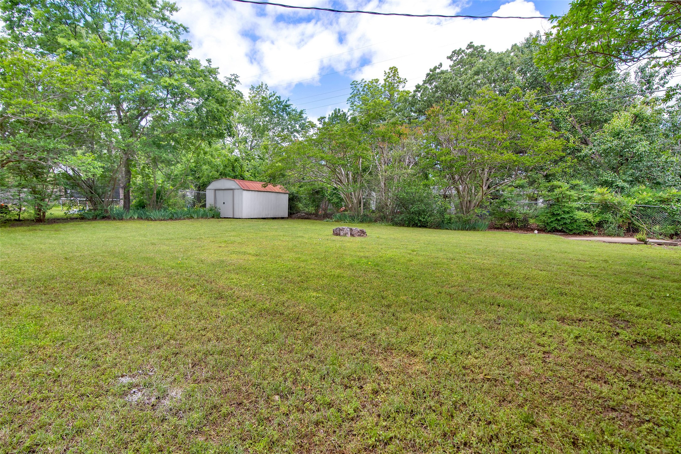 1501 W Day Street Denison TX 75020