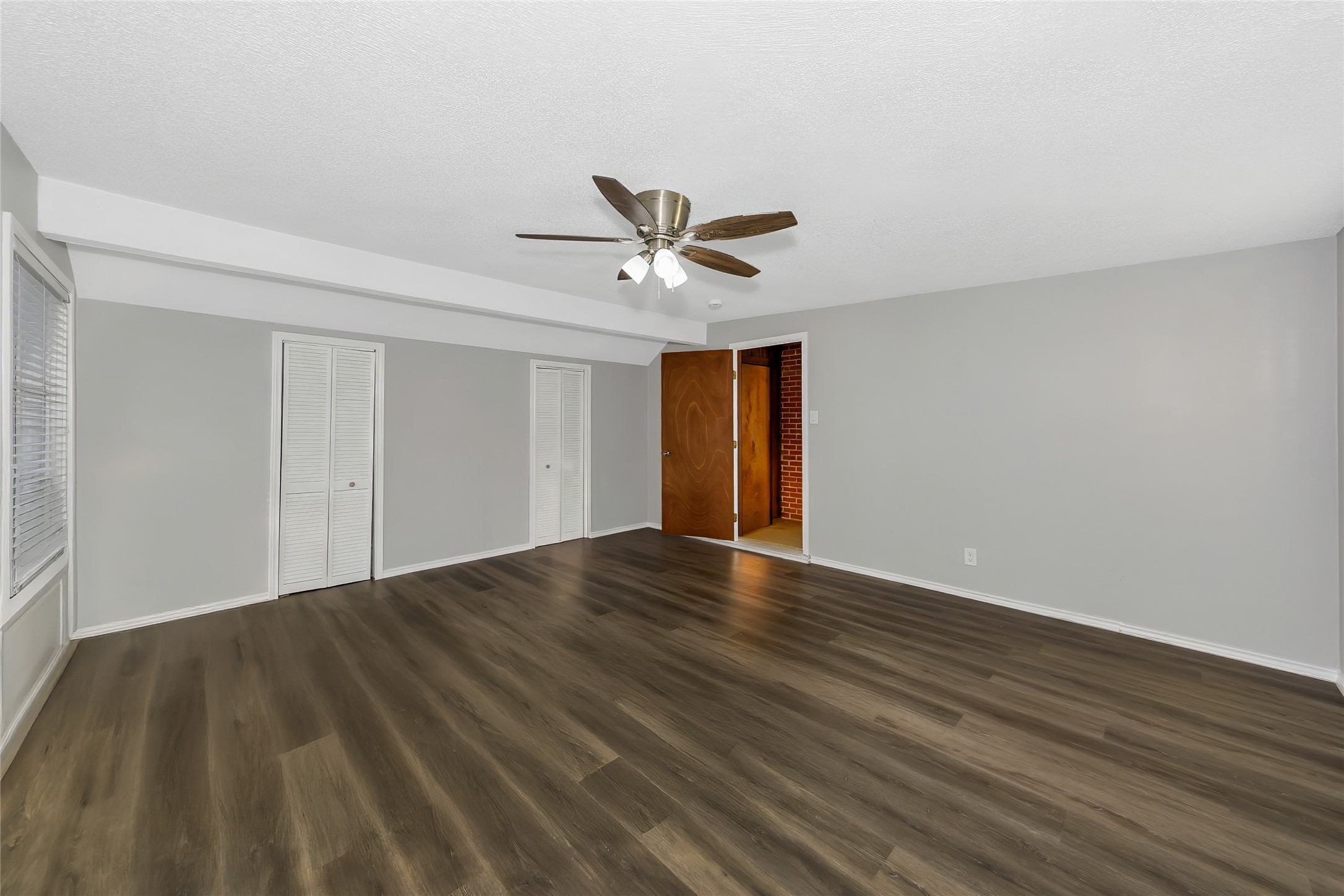828 S Collins Street Arlington TX 76010