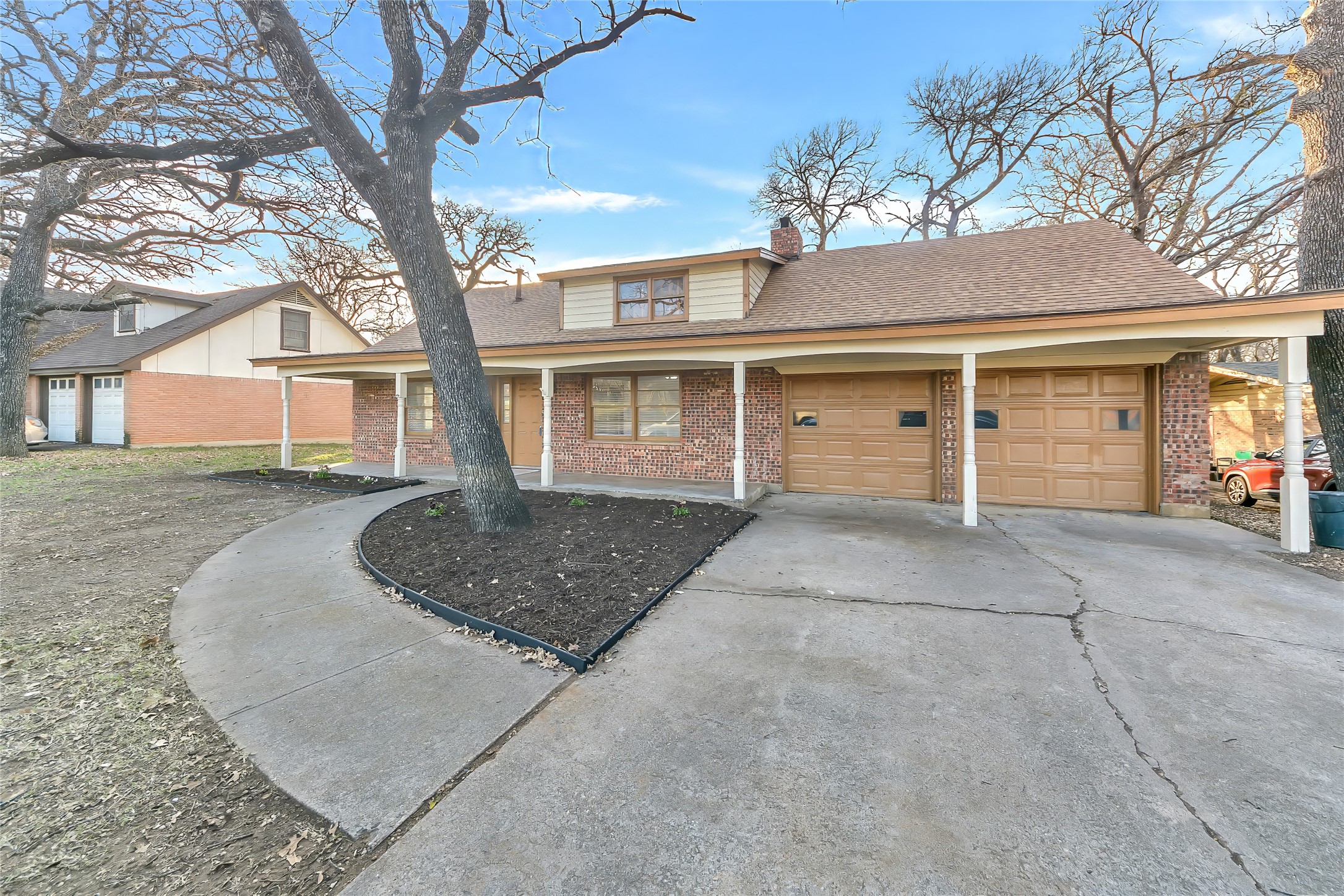 828 S Collins Street Arlington TX 76010