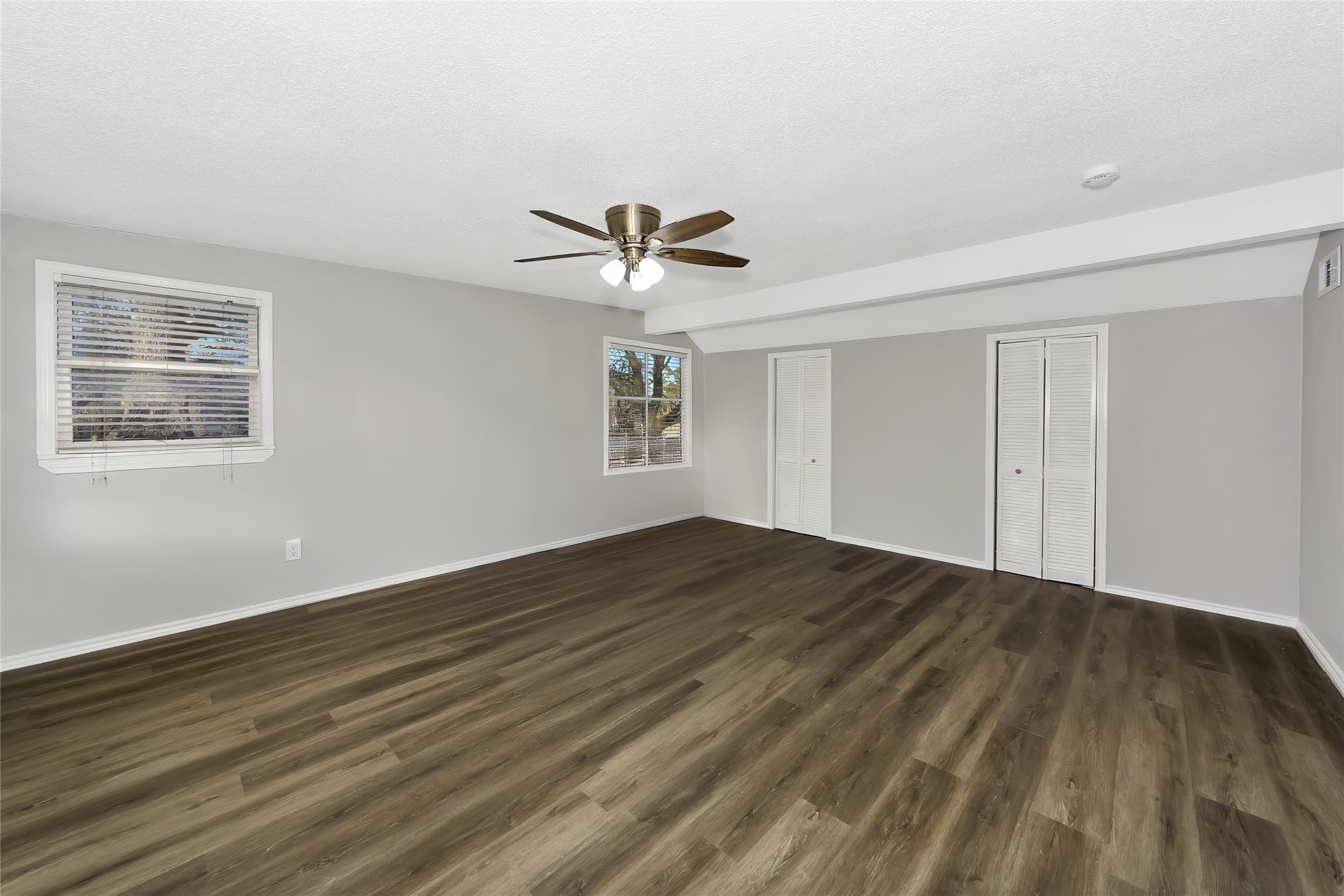 828 S Collins Street Arlington TX 76010
