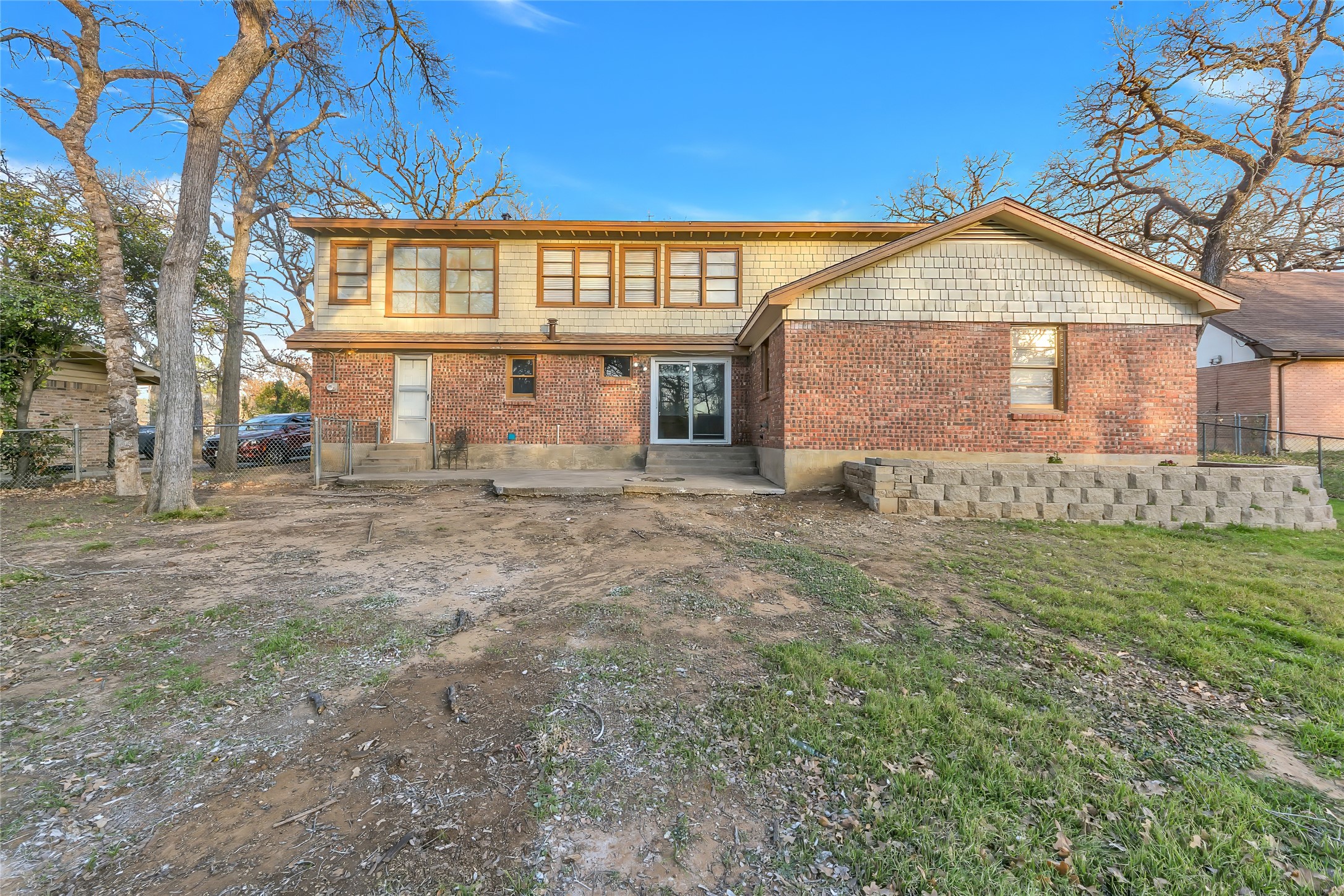 828 S Collins Street Arlington TX 76010