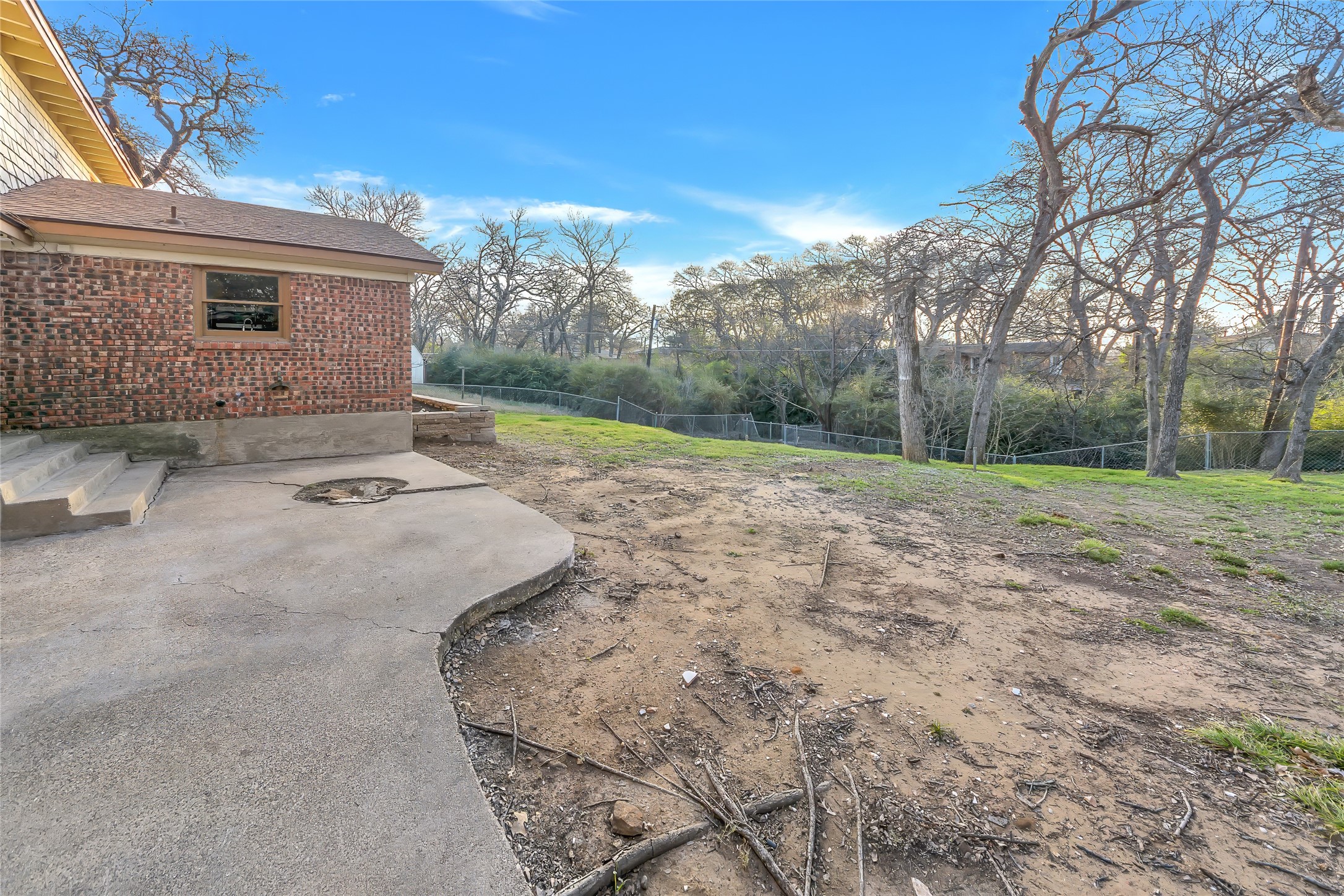 828 S Collins Street Arlington TX 76010