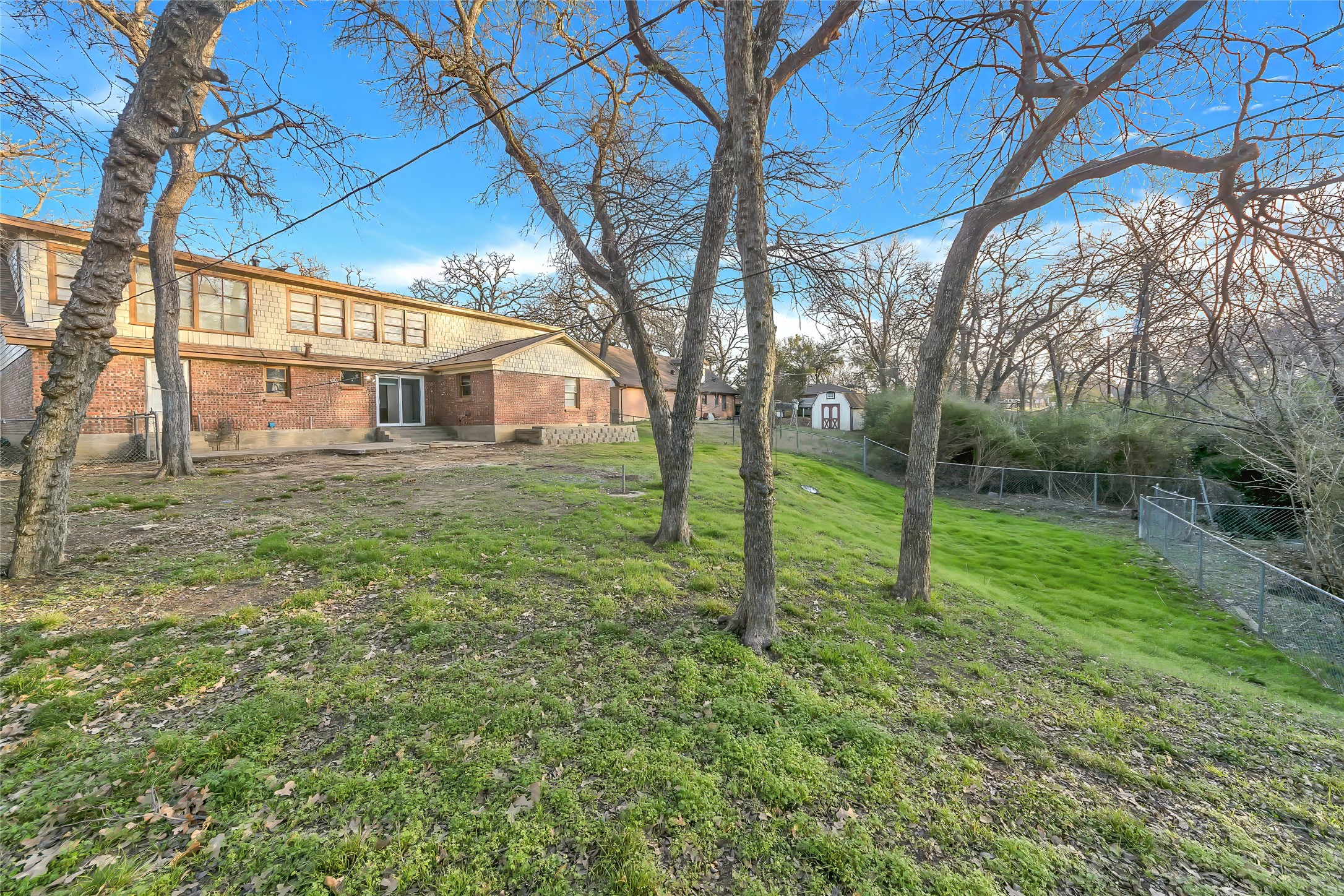 828 S Collins Street Arlington TX 76010