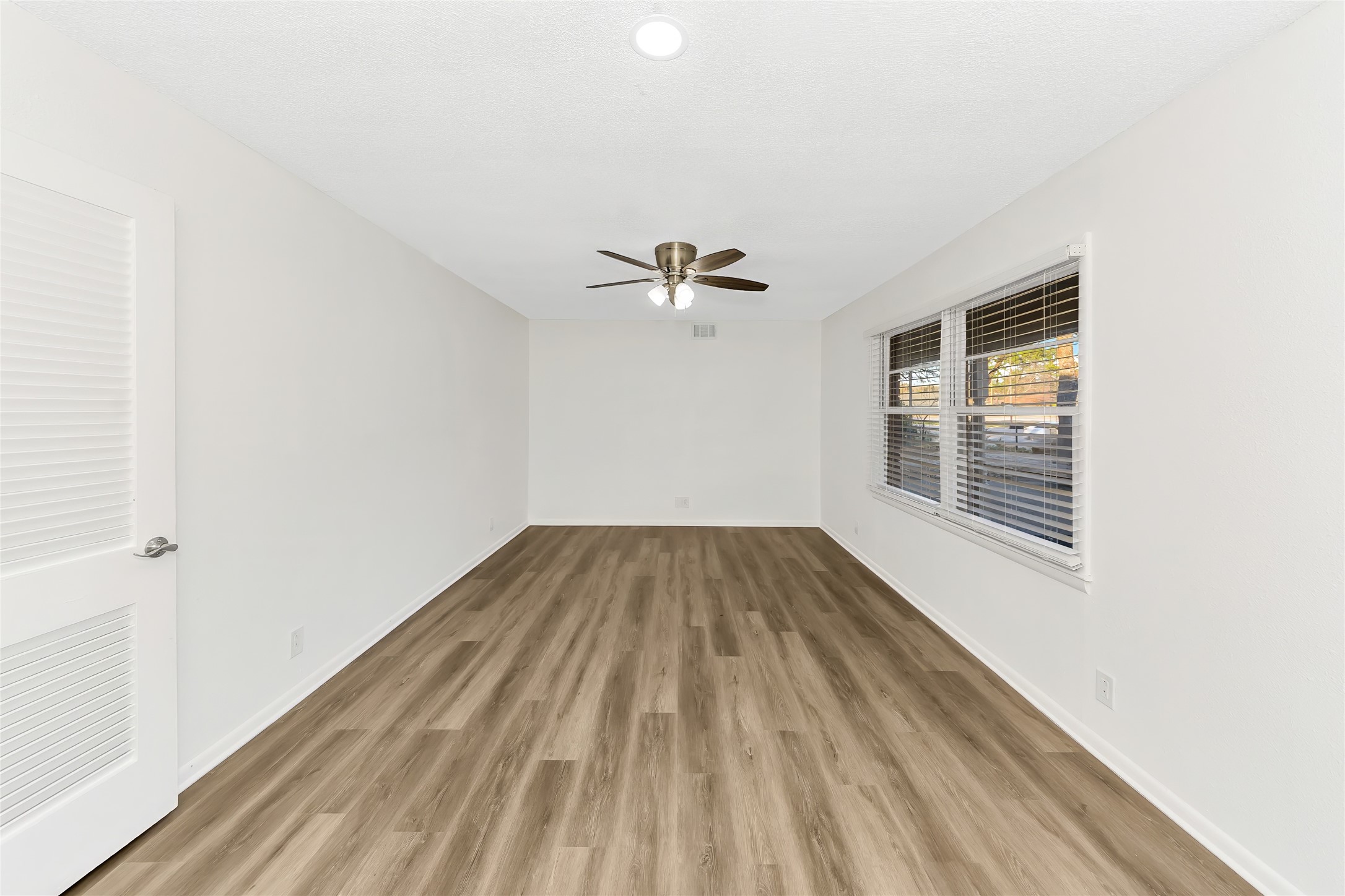 828 S Collins Street Arlington TX 76010