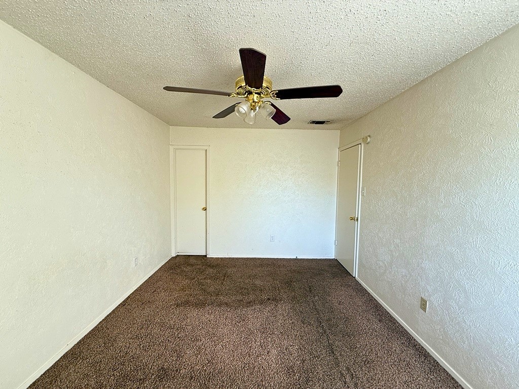 1021 Pleasant Valley Lane Arlington TX 76015